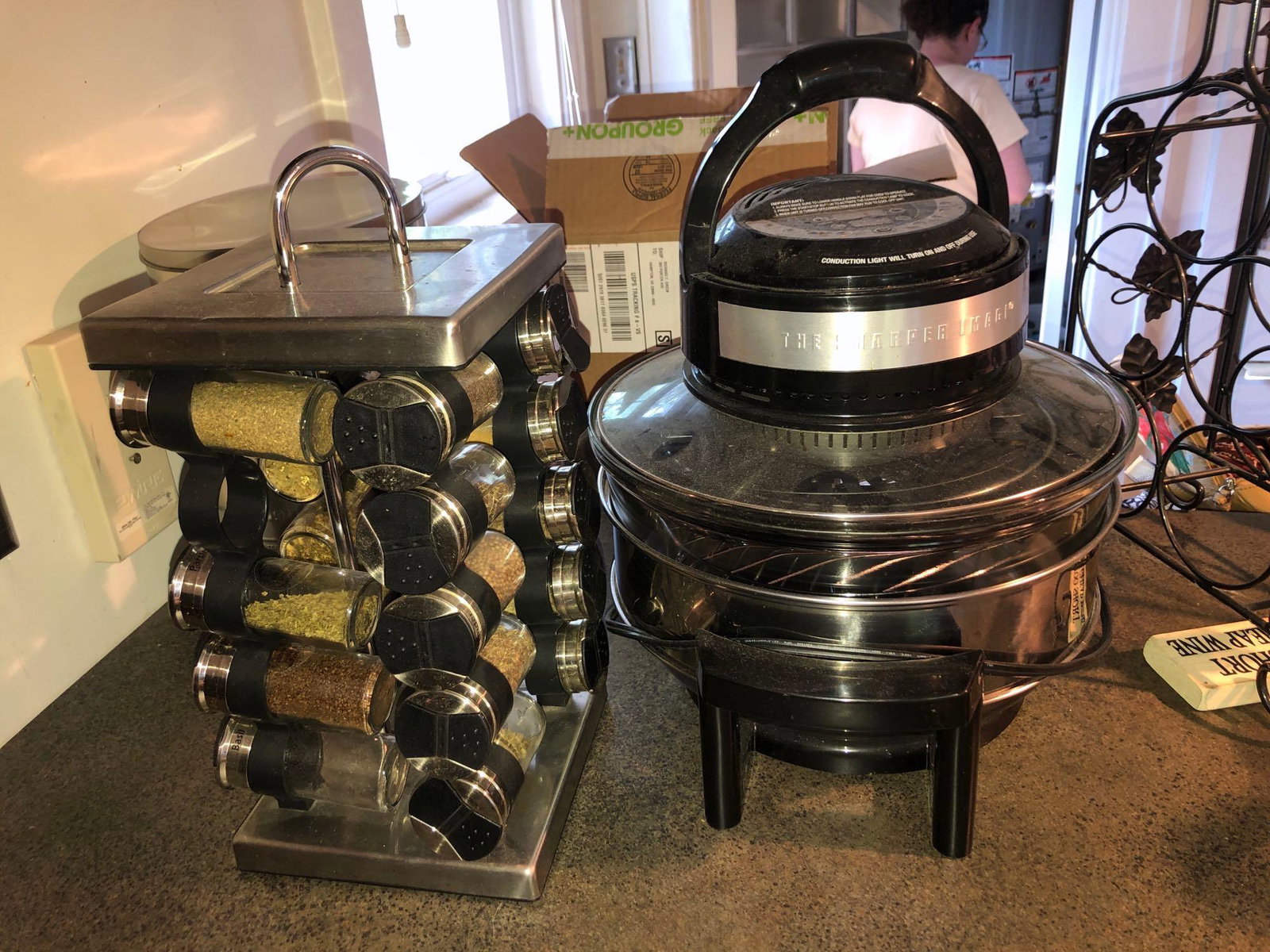 Conduction Oven and Spice Rack: lot includes a conduction oven made by The Sharper Image as well as a rotating spice rack ** Notice: This lot is located, in Hampton, Virginia. It requires pickup, in Hampton - only on June 13th and 1