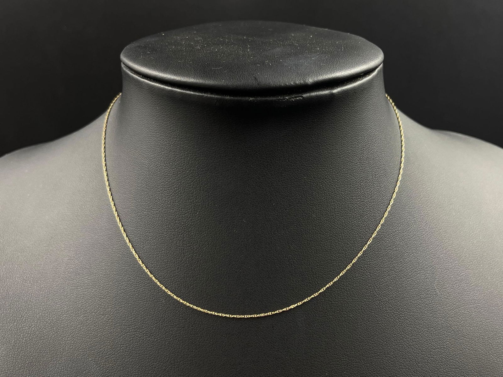 14kt Gold Thin Singapore Chain Link Necklace (1 of 4)