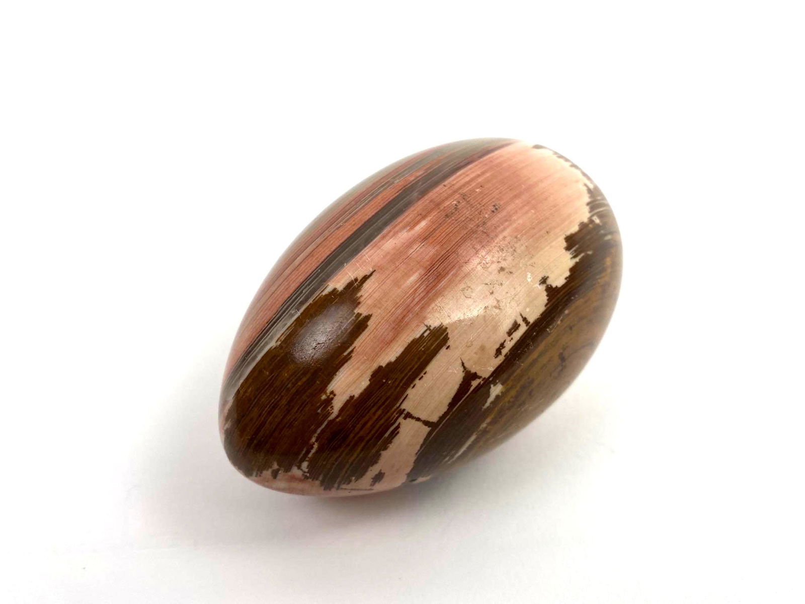 Ocean Jasper Egg: Ocean Jasper Egg Medium: Stone Dimensions: art 3.75 inches Condition: Excellent Additional Information: Ocean jasper stone egg. Wonderful hues of pink and green.