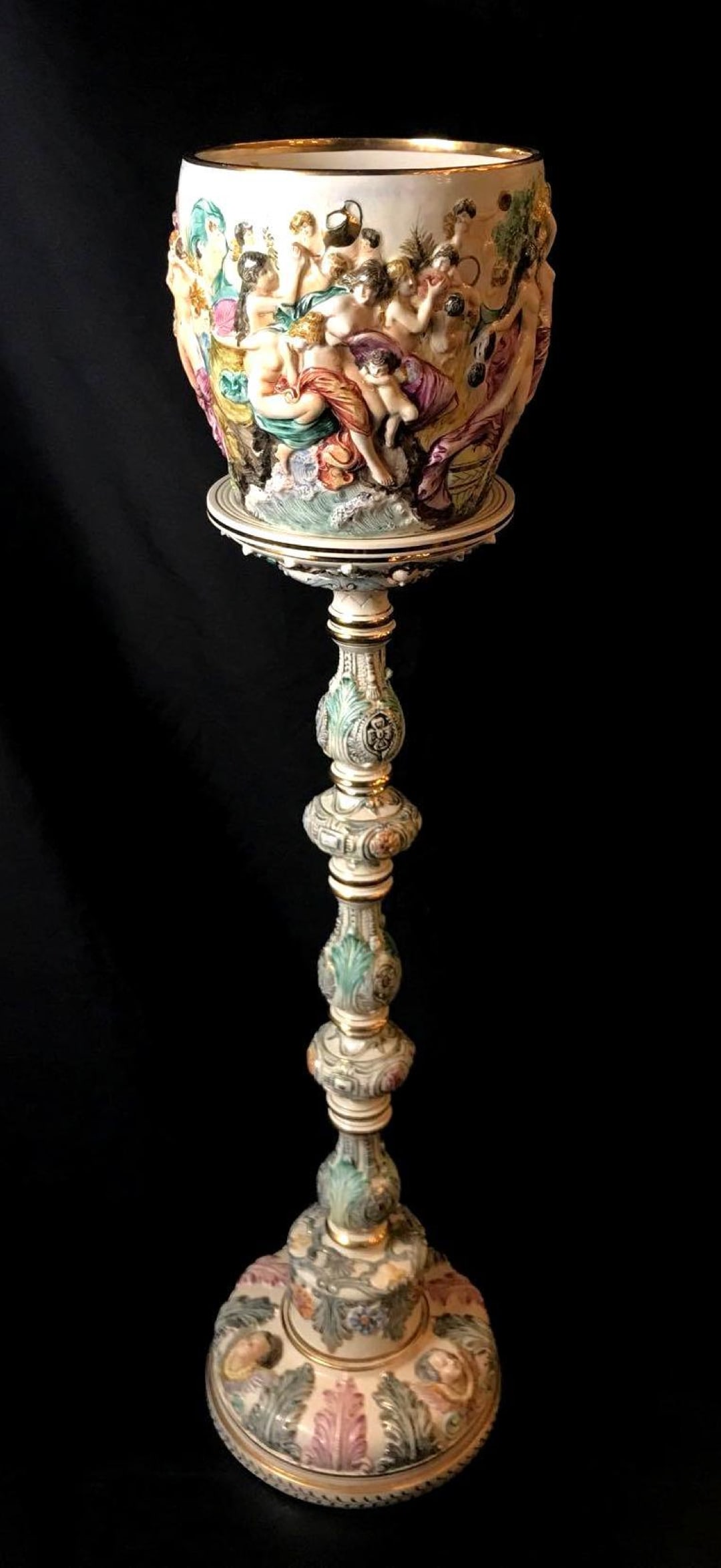 Capodimonte Porcelain Jardiniere and Pedestal: Capodimonte Porcelain Jardiniere and Pedestal. A vintage Italian Capodimonte handmade porcelain jardiniere and pedestal. The pedestal is comprised of separate pieces stacked on top of one another and 