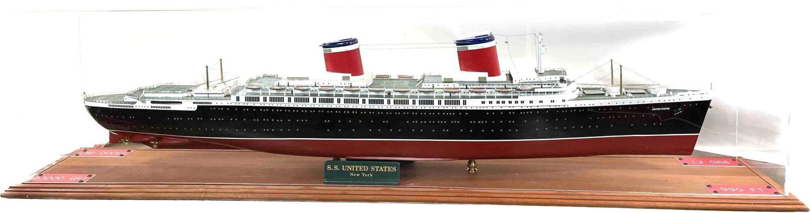 SS United States Liner New York Model Ship in Case (1 of 20)