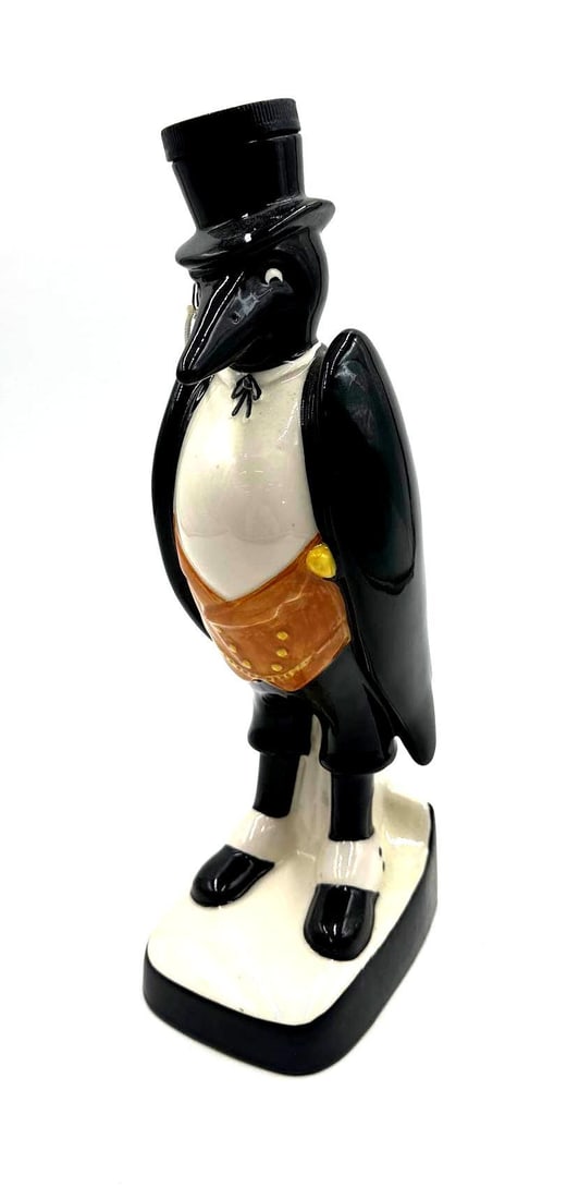 Royal Doulton Old Crow Whiskey Porcelain Decanter (1 of 10)