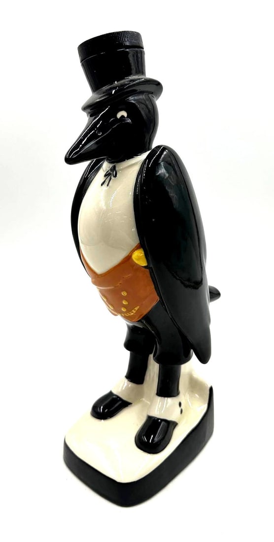 Royal Doulton Old Crow Whiskey Porcelain Decanter (1 of 9)