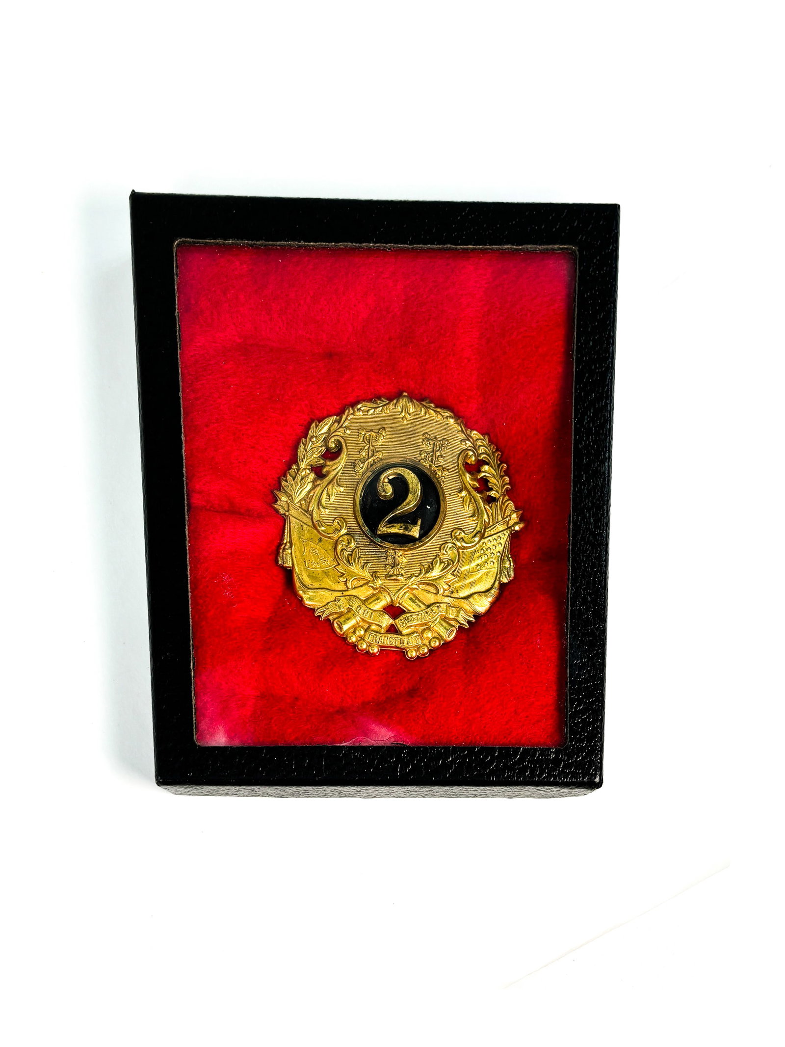 Connecticut Artillery Shako Plate: Large, gilded Connecticut State seal superimposed on crossed American and state flags, crossed cannons and wreath, and motto. Includes black enameled center and a large fancy gilded "2" in the center 