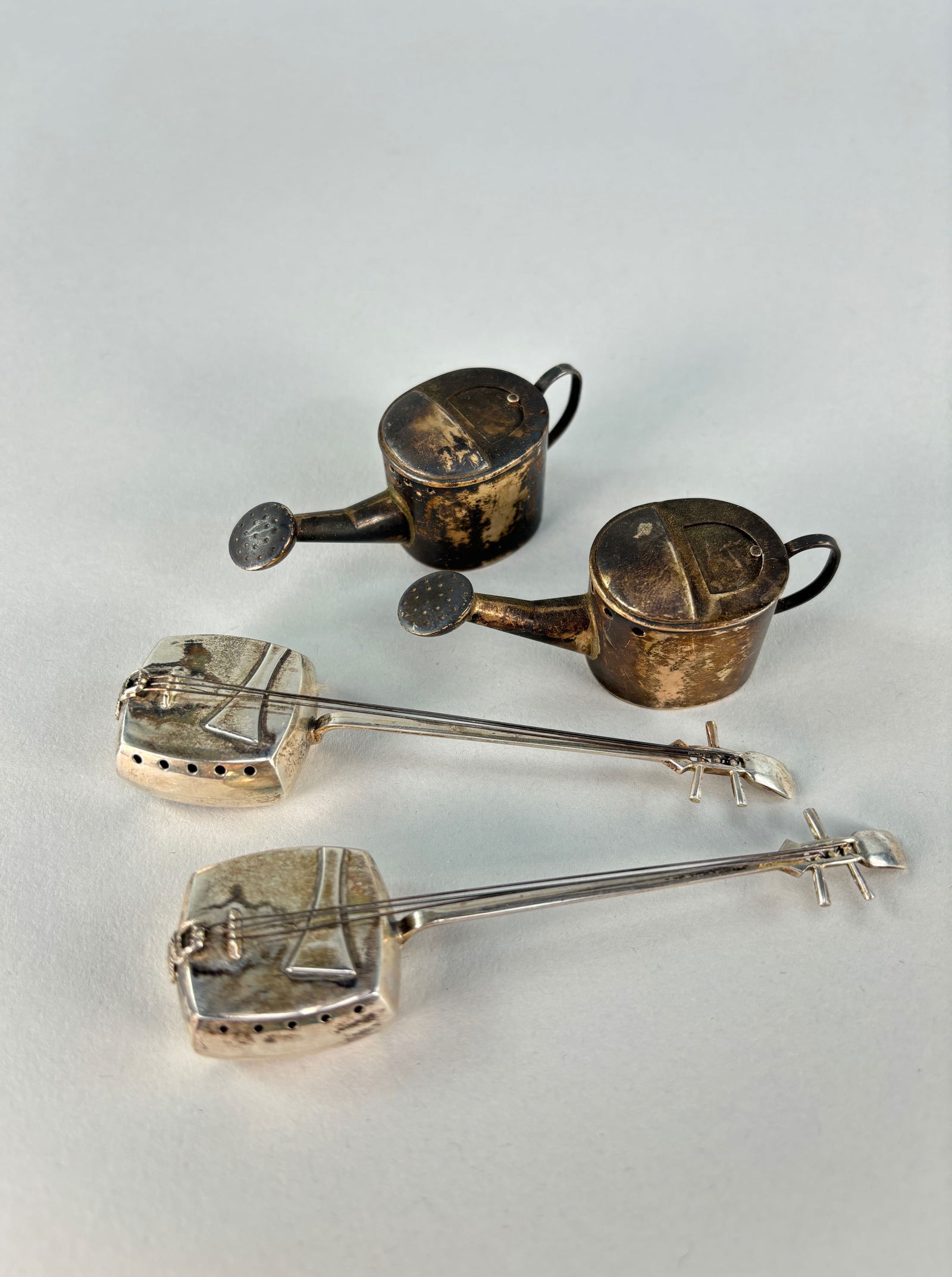 Sterling Silver Salt and Pepper Shakers (1 of 6)