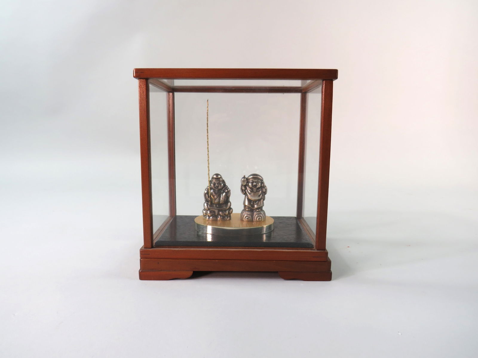 Pair of Ebisu Daikokuten Dolls (1 of 5)