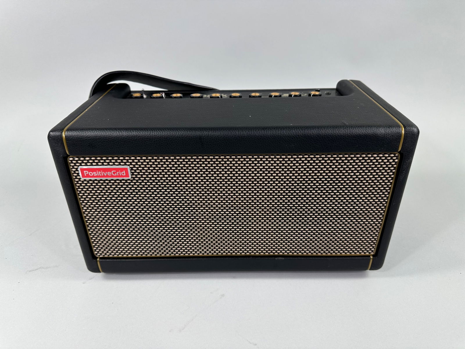 Positive Grid Spark 40 Smart Guitar AMP and APP (1 of 11)