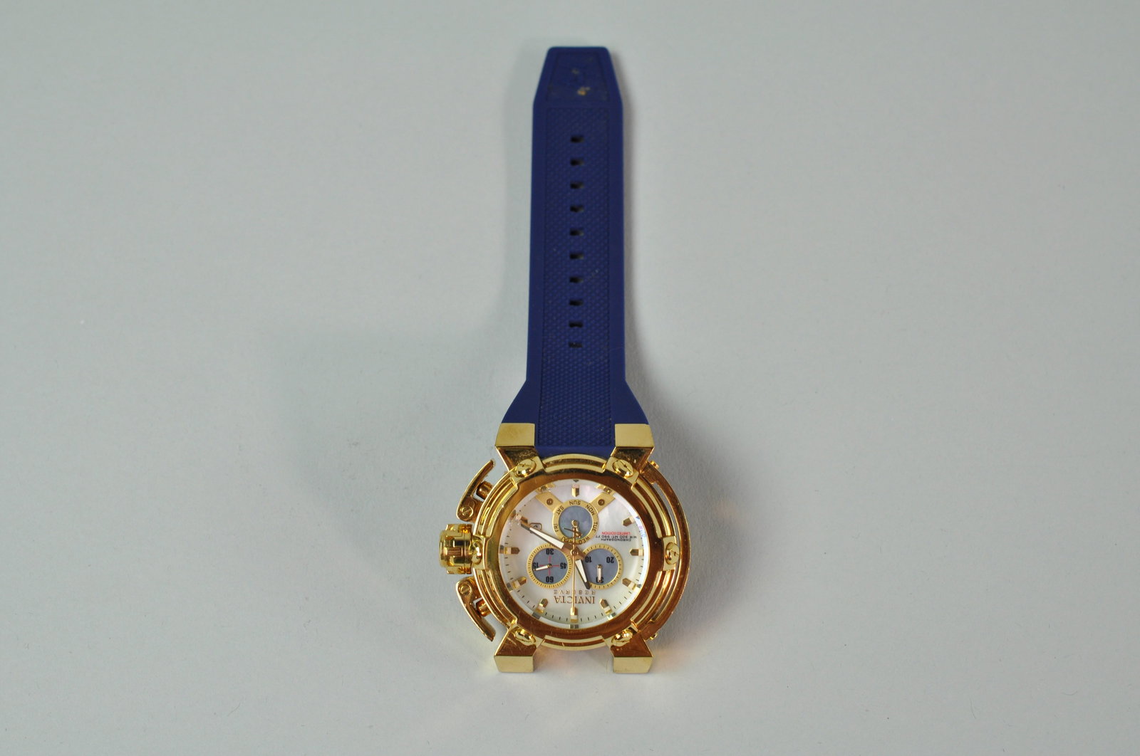 Invicta Reserve X-wing (18725) Limited Edition 75/800: Case Size: 46mm Case Material: stainless steel Material: Stainless steel Bezel Measures: 44.51mm Bezel Color: gold Crown Type: screw down Crystal Type: flame fusion Dial Material: Mother of pearl Mov