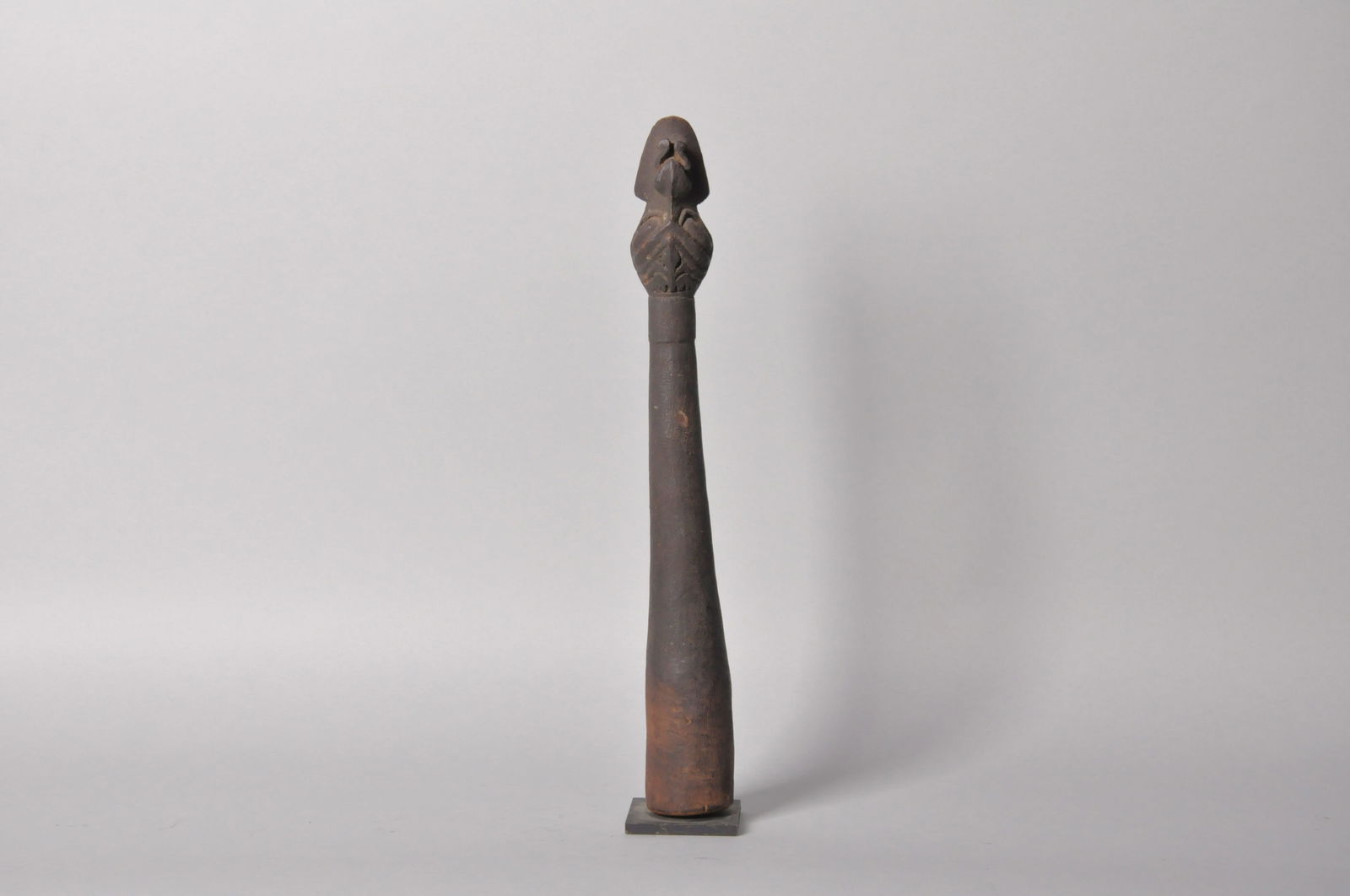 Papua New Guinea Food Pounder: Origin: Papua New Guinea Dimensions: 2.5x2.5x16 in. Condition: Light