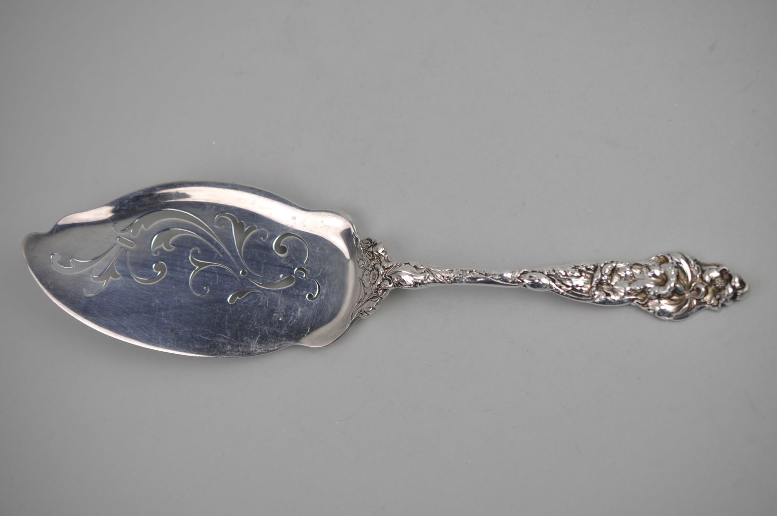 Reed Barton Les Six Fleurs Pattern Sterling Silver Ice Cream Server: Metal: Sterling Silver Manufacturer:?Reed & Barton Dimensions:?12 3" W