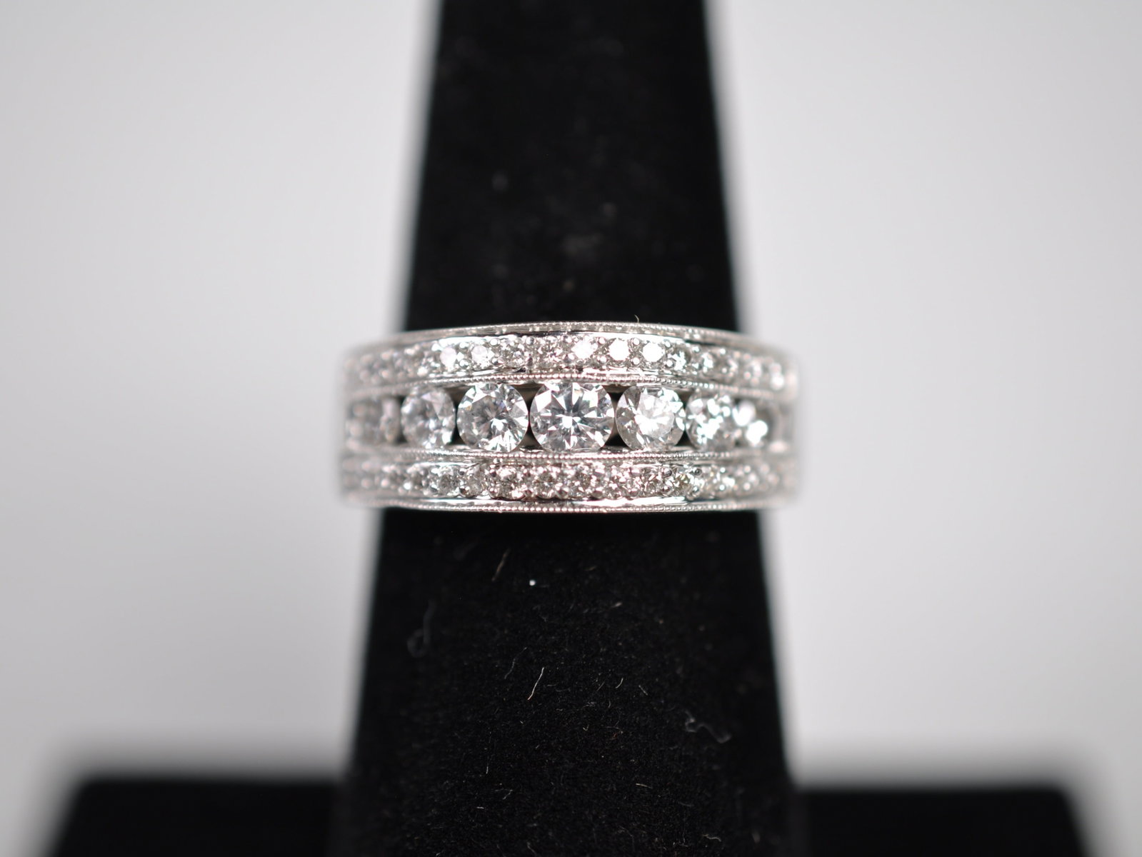 14K White Gold 3-Row Diamond Band Ring: Metal: 14K White Gold (stamped) Stone Types:?Diamond Size: 7 Weight: