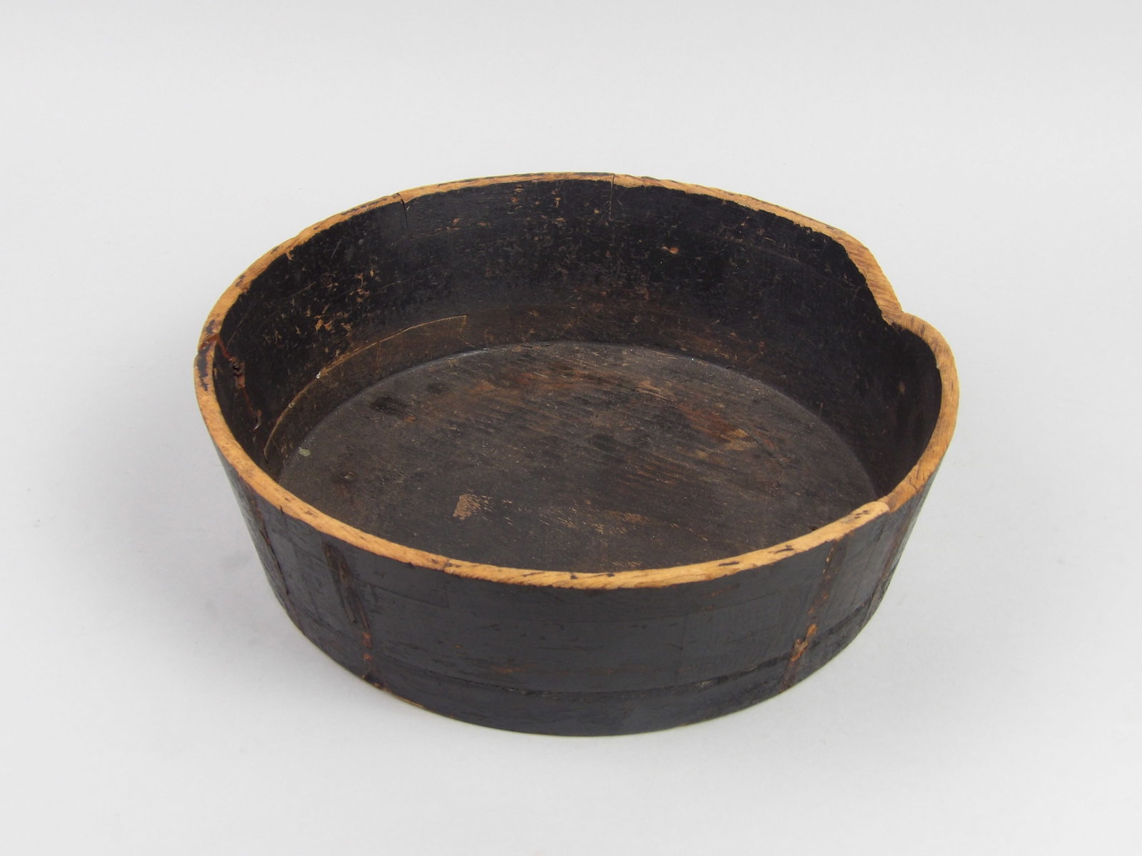 Primitive Pantry Box: Dimensions: Approx 10x3" Condition:? Chips on Rim, Paint Loss Additional Information:?Early hand-crafted wooden