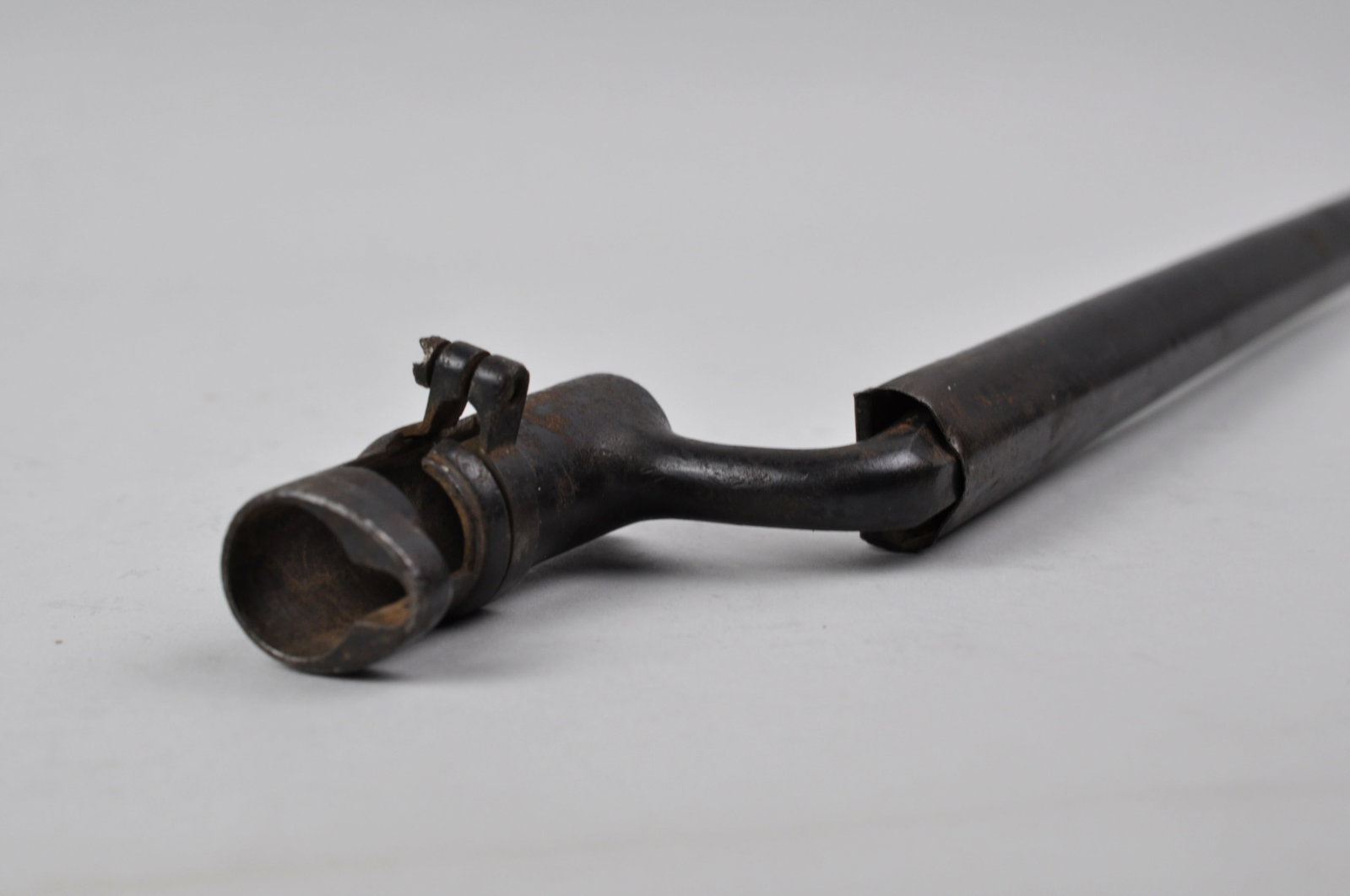 US Rifle Socket Bayonet from 1873: Origin: Indian Wars and Sioux/Lakota Skirmishes Dimensions:?