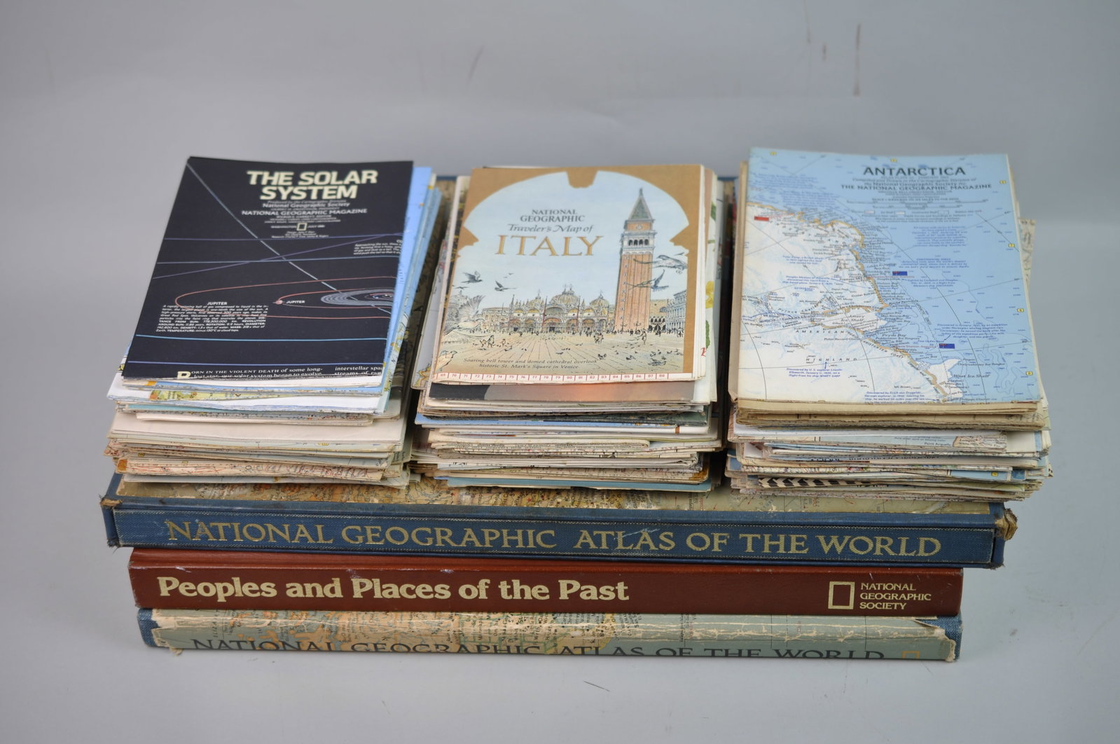National Geographic Collection of 100 Maps Atlas Books: Year Issued:?Various Dimensions: Various Condition: Various Additional Inf