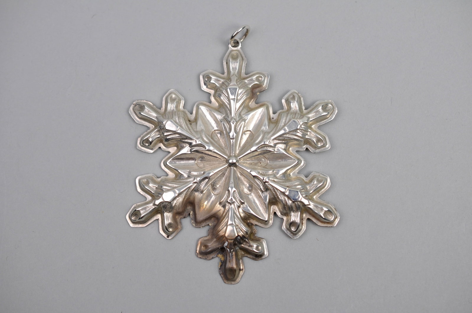 Gorham Sterling Silver 1973 Snowflake: Metal: Sterling Silver Stone Types: None Dimensions: Approx. 3.5 in. Weigh