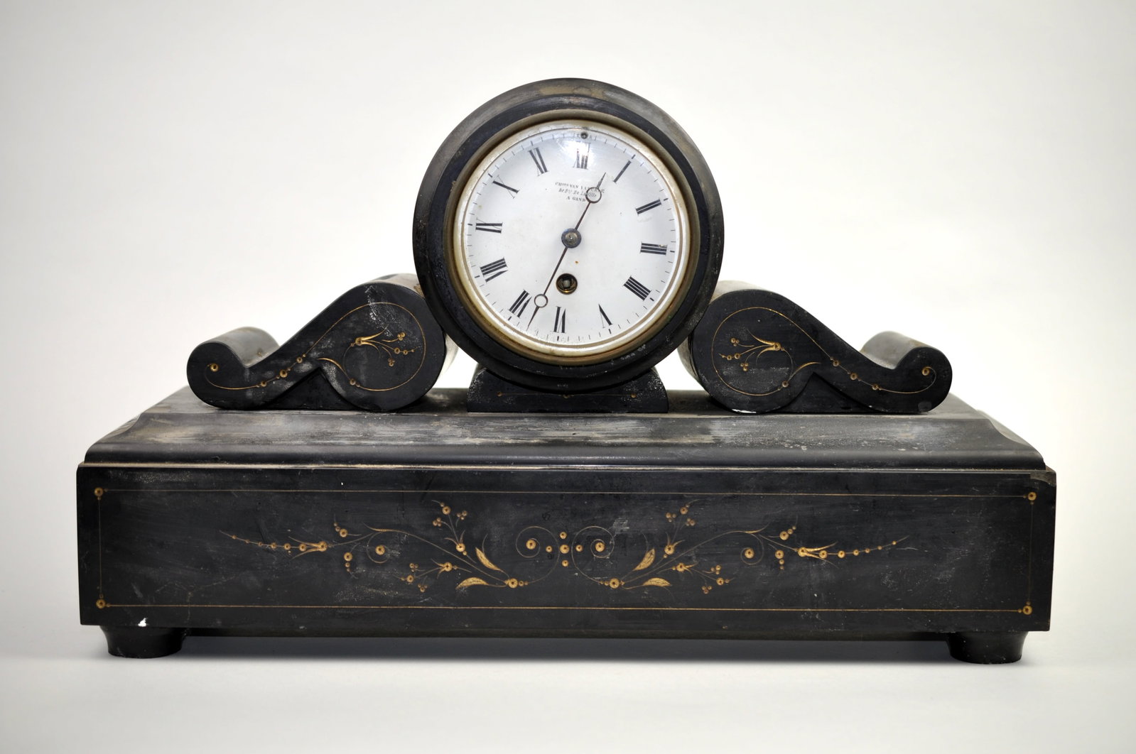 Barrard & Vignon Drum Head Slate Mantel Clock: Manufacturer: Barrard & Vignon Dimensions: Approx. 17 5/8 x 5 1/8 x 10 3/4 in. Condition: Small Chip to the Top Right of Stand Additional Information: Dating from approximately 1860-1880, this