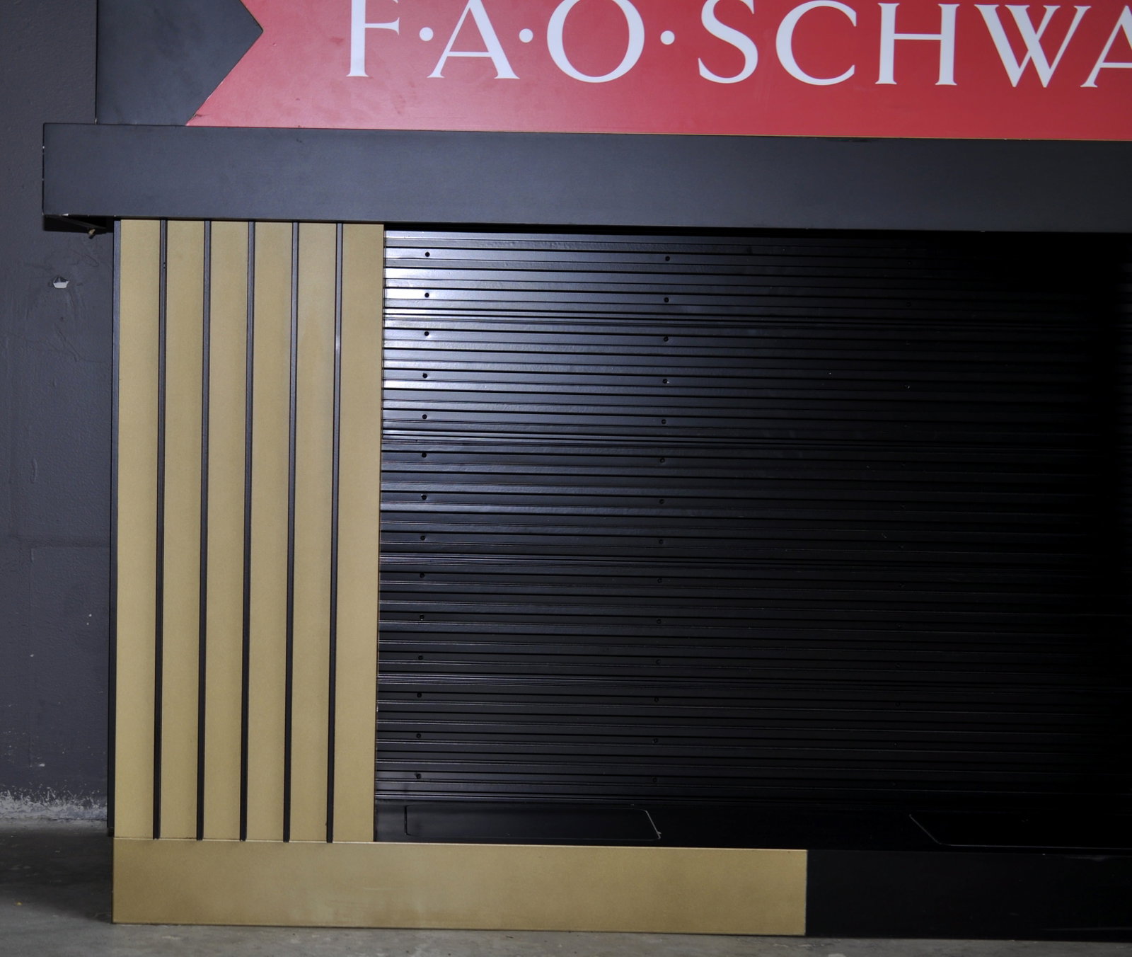 FOA Schwarz Store Face Clock - 6