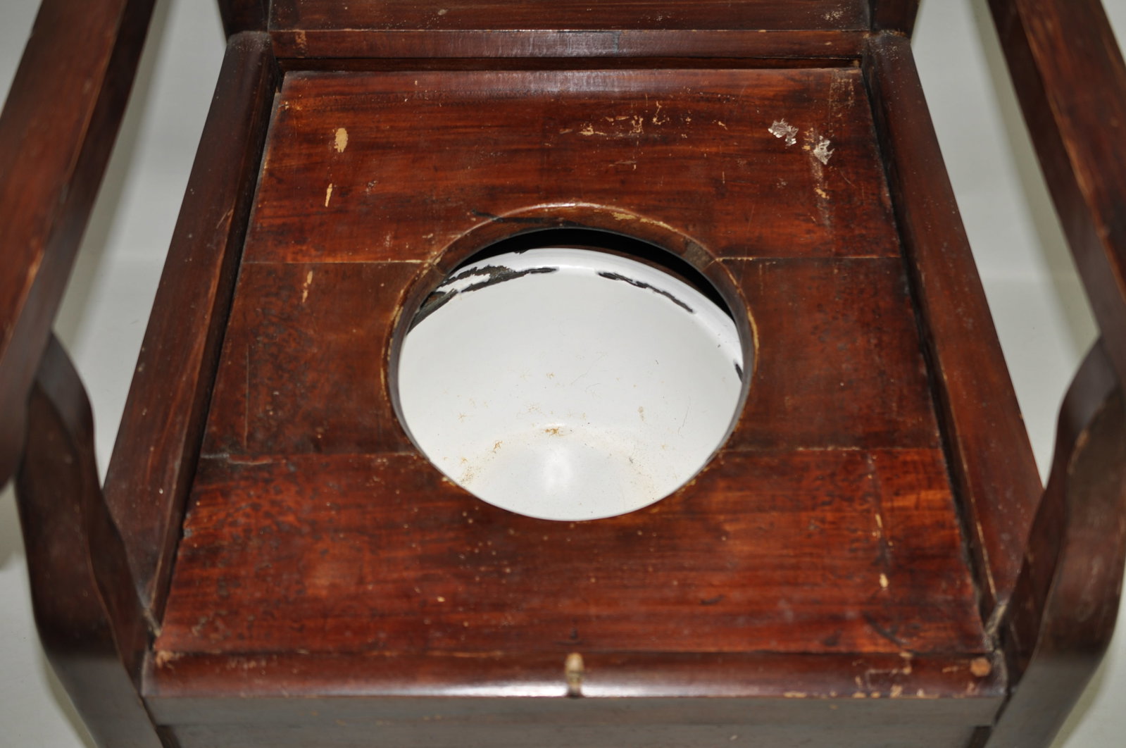 Commode Throne with Gazunder Pot - 12