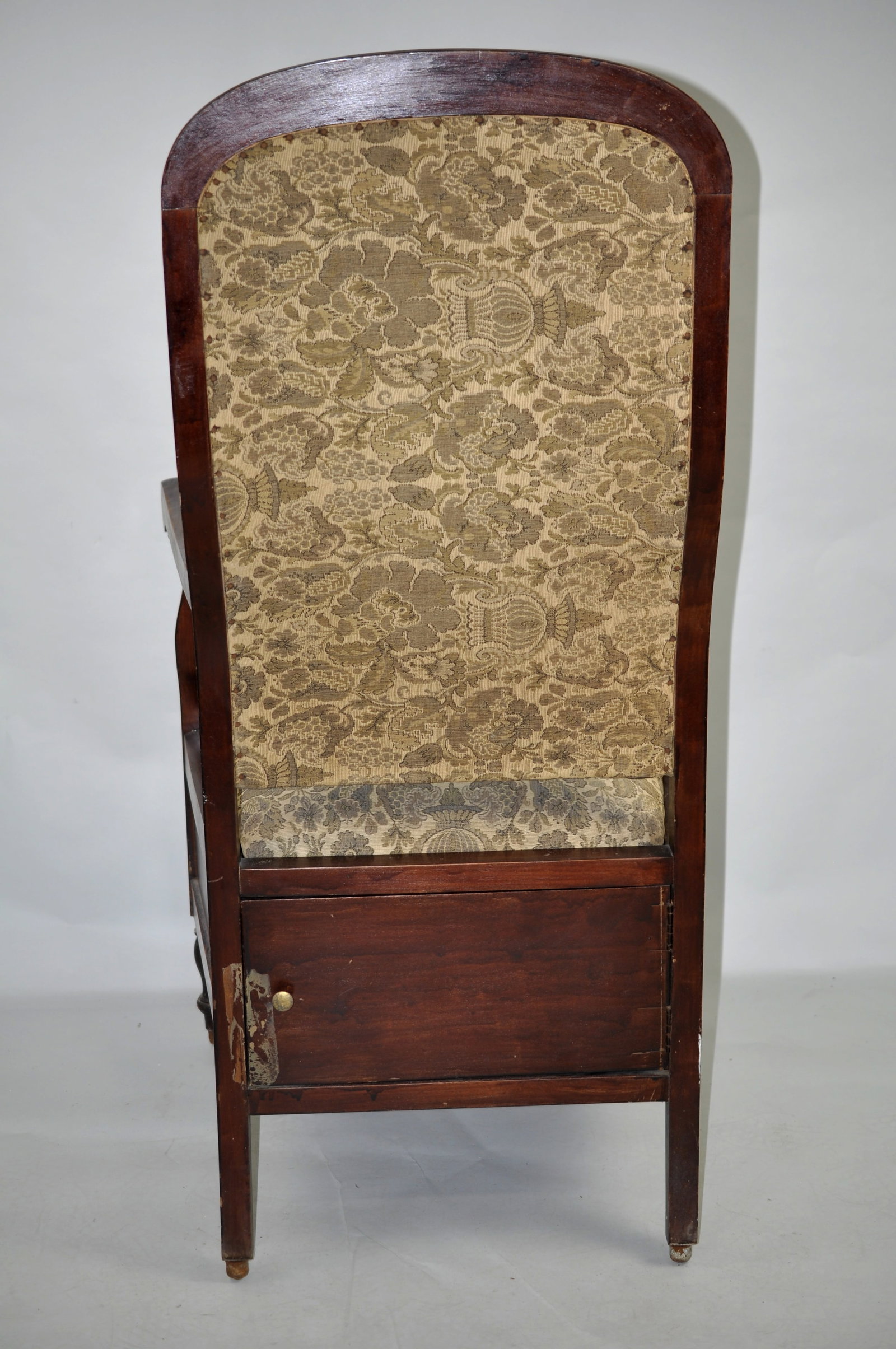 Commode Throne with Gazunder Pot - 18