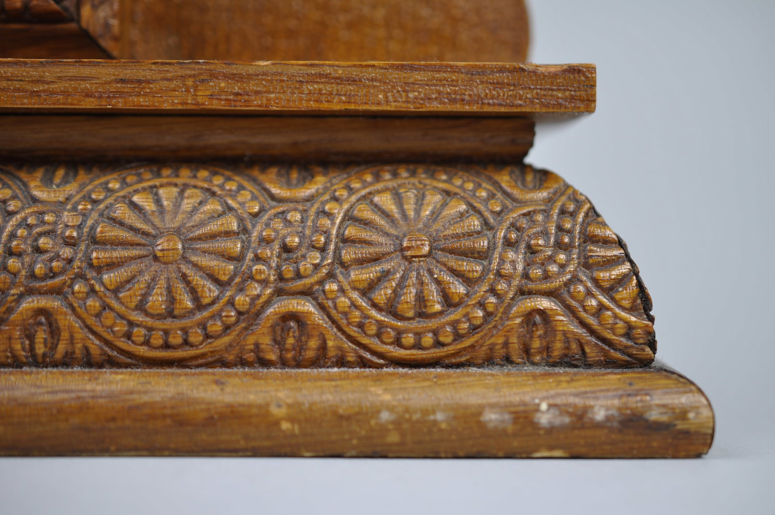 E. Ingraham Gingerbread Clock - 11