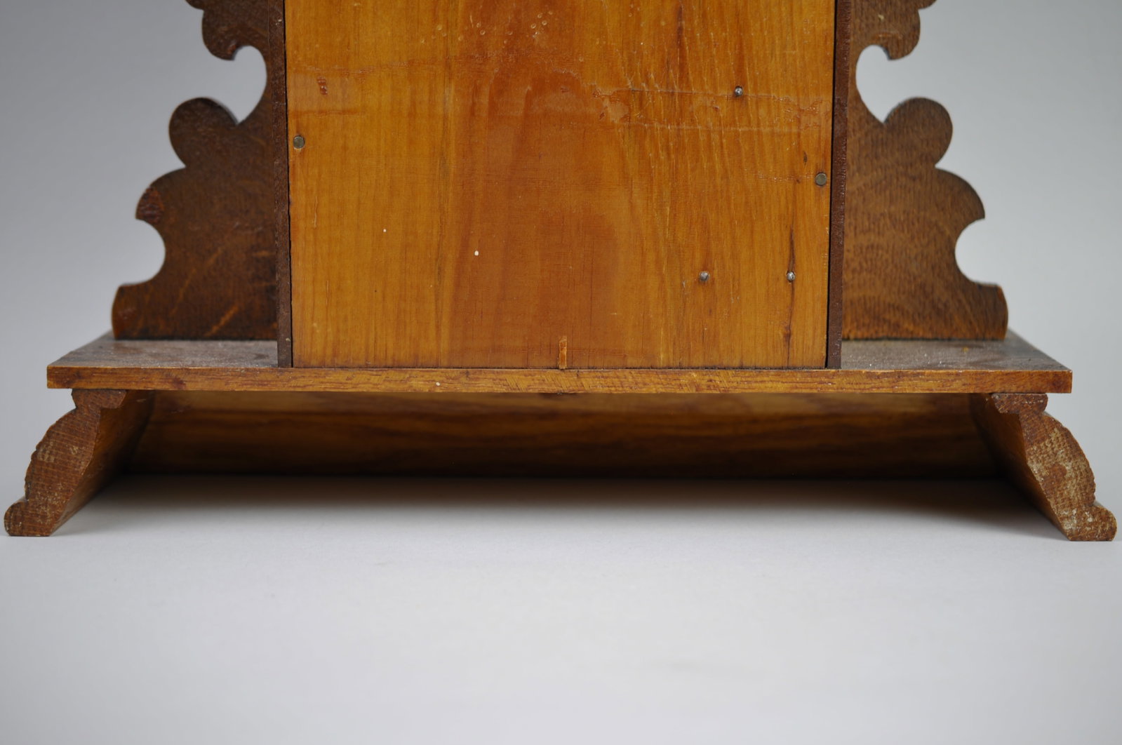 E. Ingraham Gingerbread Clock - 13