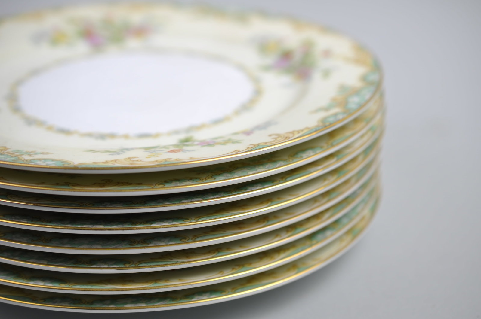 Noritake Jasmine Pattern Dishware China Set - 10