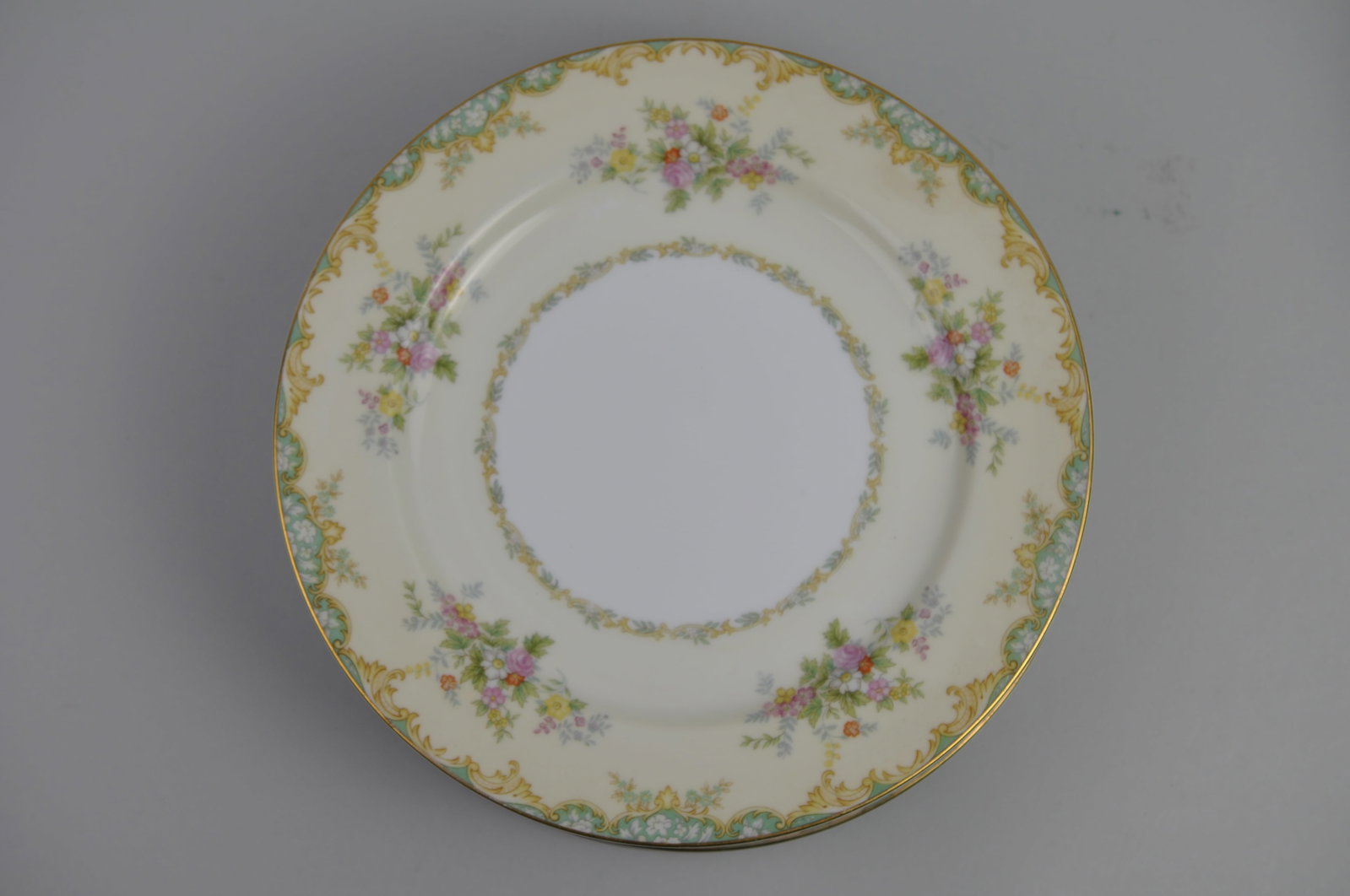 Noritake Jasmine Pattern Dishware China Set - 2
