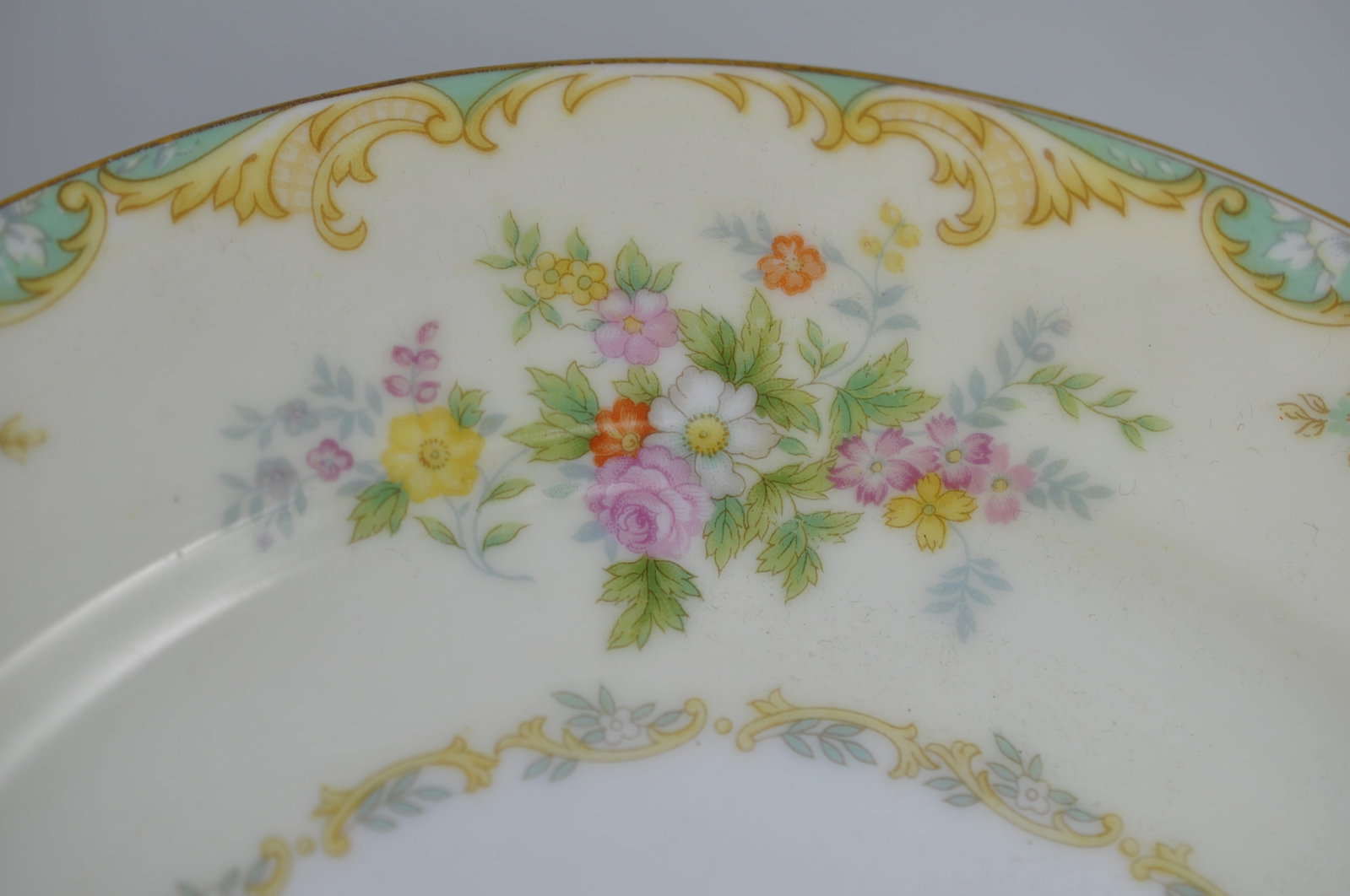 Noritake Jasmine Pattern Dishware China Set - 9