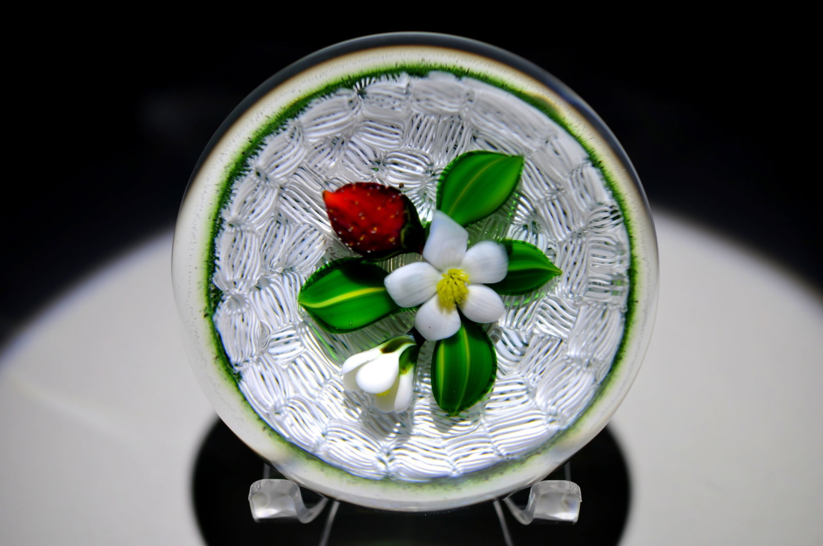 Delmo Tarsatano Lampwork Strawberry Weight: Attributed Brand: Delmo Tarsitano Period: