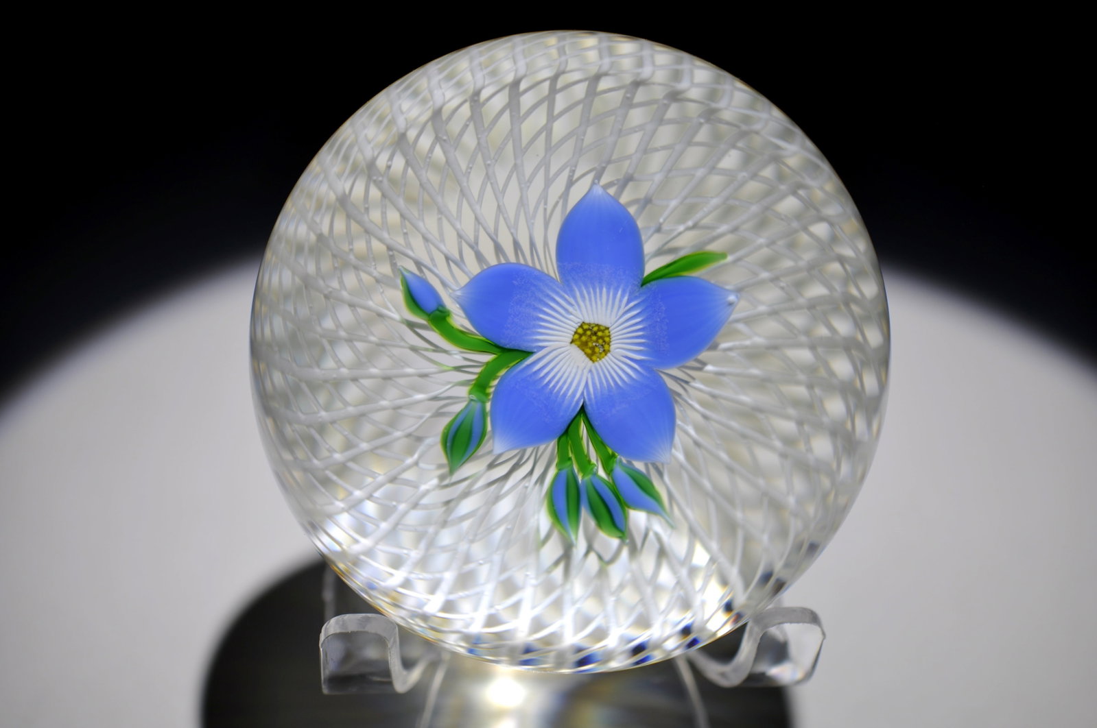 Perthshire 1997 Floral Latticinio Weight: Attributed Brand: Perthshire, Crieff Scotland Period:
