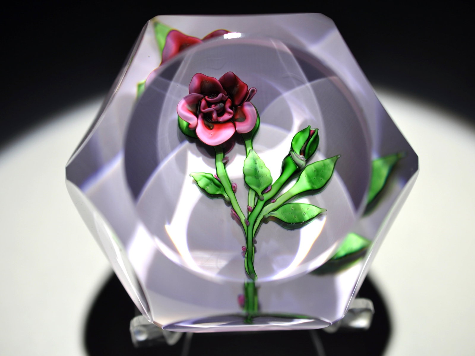 St. Louis 1978 Rose Weight: Attributed Brand: Cristal de France, St. Louis Period: