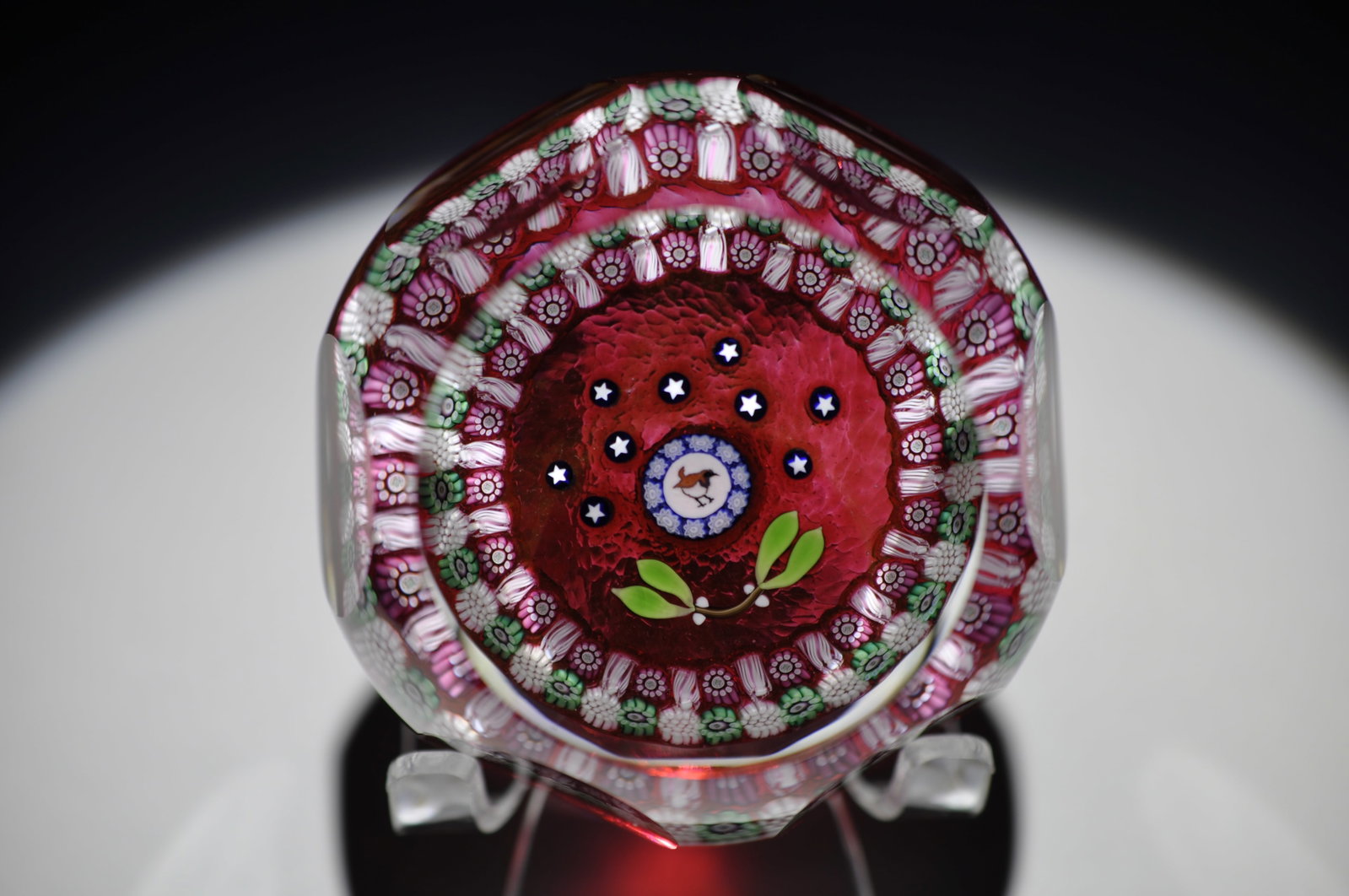 Perthshire 1995 Christmas Robin: Attributed Brand: Perthshire Period: 1995 Style: Lampwork Base: Clear Diameter: 2.86 in. Weight: 0.90 lb Condition: No Obvious Flaws Additional Information: Numbered 70 out of 250 worldwide. A