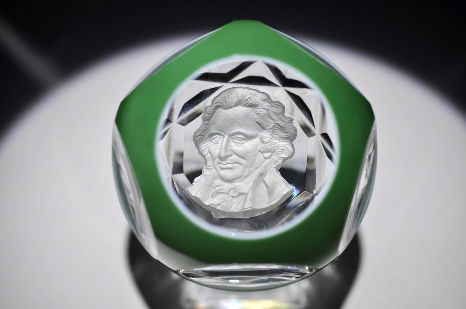 Baccarat Thomas Paine Cameo: Attributed Brand: Baccarat Period: Circa 1970s</