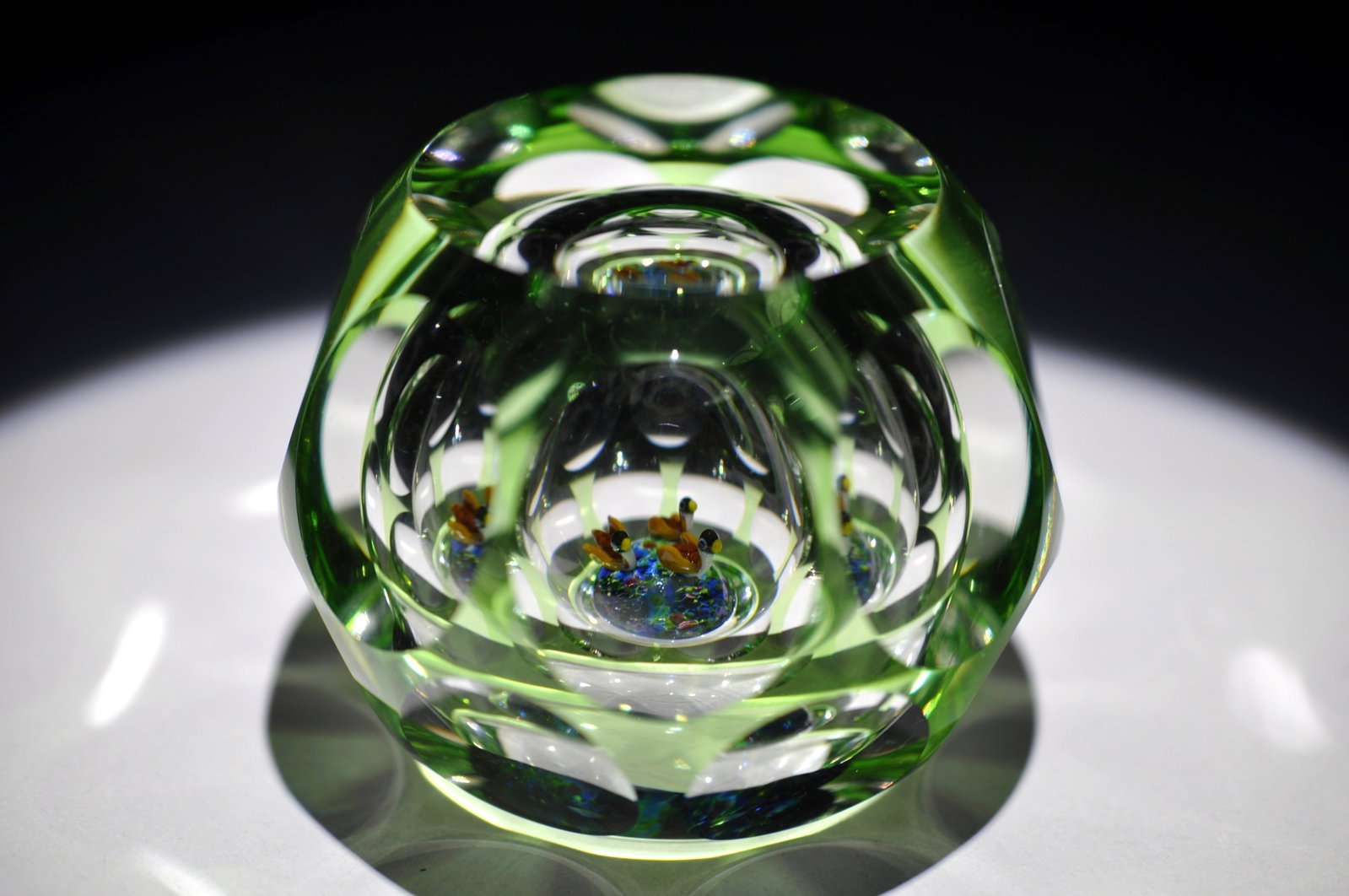 Perthshire 1983 Ducks in the Pond Hollow Weight: Attributed Brand: Perthshire Period: