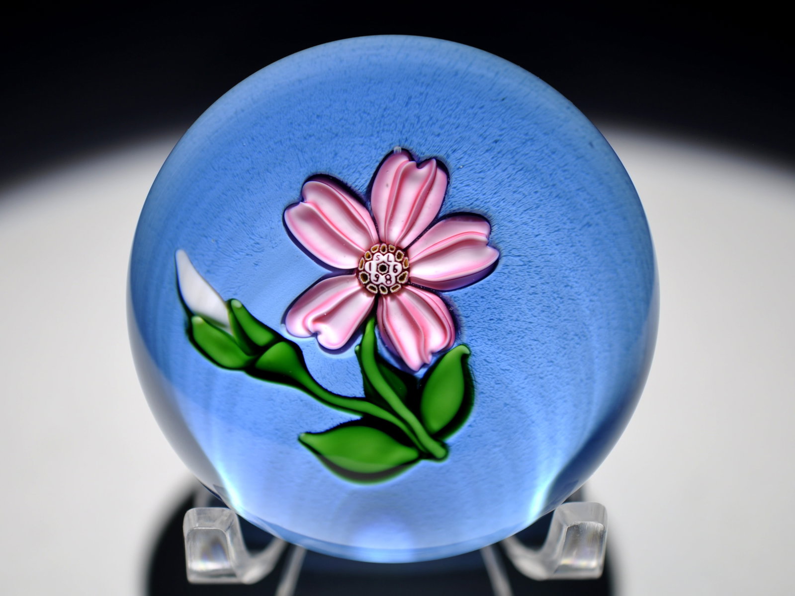 St. Louis 1986 Pink Flower Weight: Attributed Brand: Cristal de France, Saint Louis Period:<