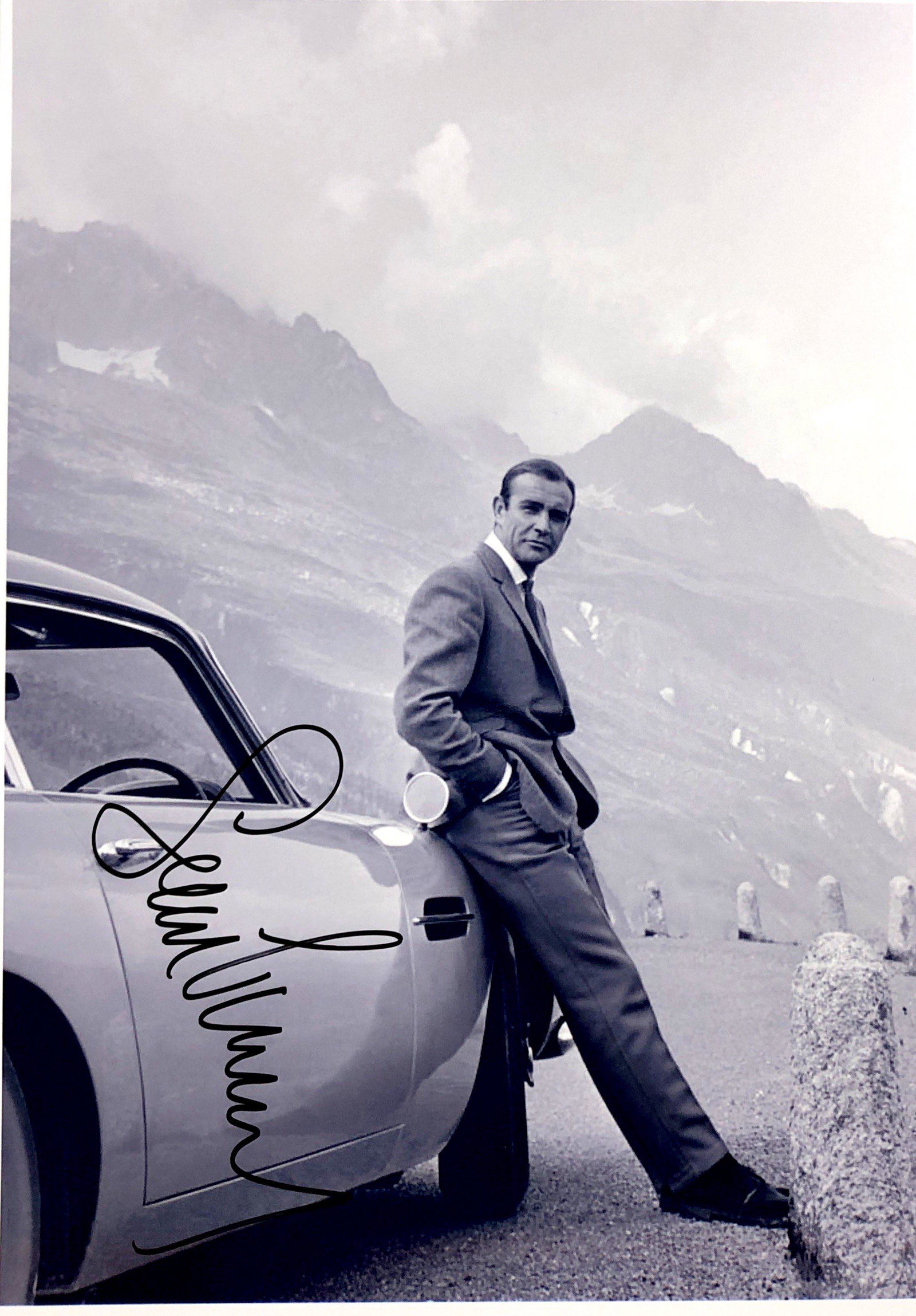 Sean Connery Autograph Signed James Bond 007 Photo: Category: Autograph Photo CollectiblesSize: Width 8 inches x Height 10 inchesAutograph Includes: Sean ConneryItem is in great condition with no damage, unframedIf image of documentation is not attache