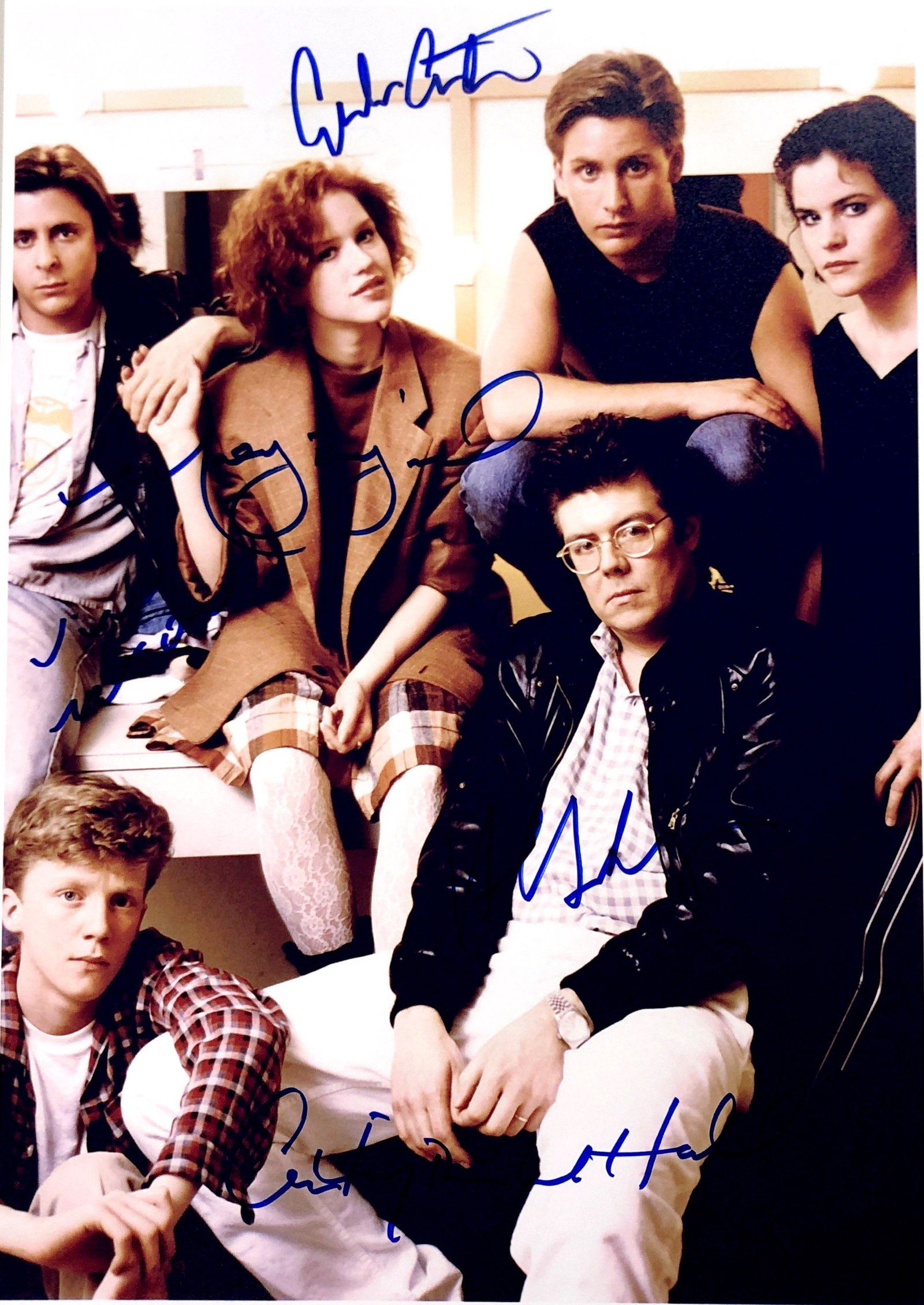 Emilio Estevez John Hughes Autograph Signed Breakfast: Category: Autograph Photo CollectiblesSize: Width 8 inches x Height 10 inchesAutograph Includes: Molly Ringwald, Emilio Estevez, John Hughes, Judd Nelson, Ally Sheedy, Anthony Michael HallItem is in g
