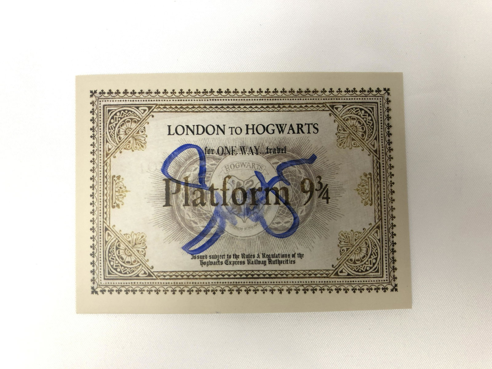 Emma Watson Autograph Signed Harry Potter Train Ticket: Category: Autograph CollectiblesAutograph Includes: Emma WatsonItem is in great condition with no damage, unframedIf image of documentation is attached in the listing, the lot is sold with documents. 