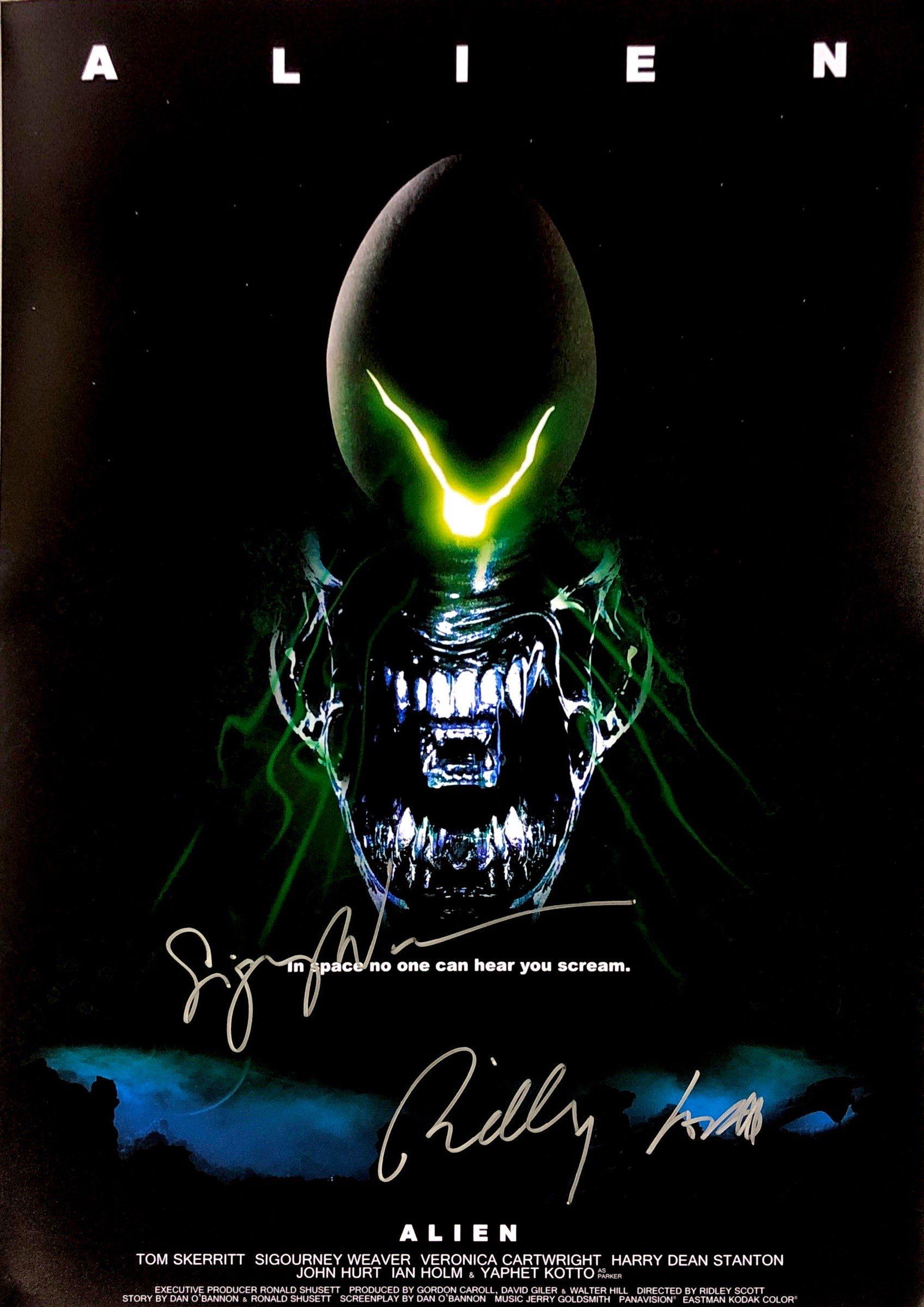 Sigourney Weaver Ridley Scott Autograph Signed Alien: Category: Autograph CollectiblesSize: Width 16 inches x Height 23 inchesAutograph Includes: Ridley Scott, Sigourney WeaverItem is in great condition with no damage, unframedIf image of documentation i