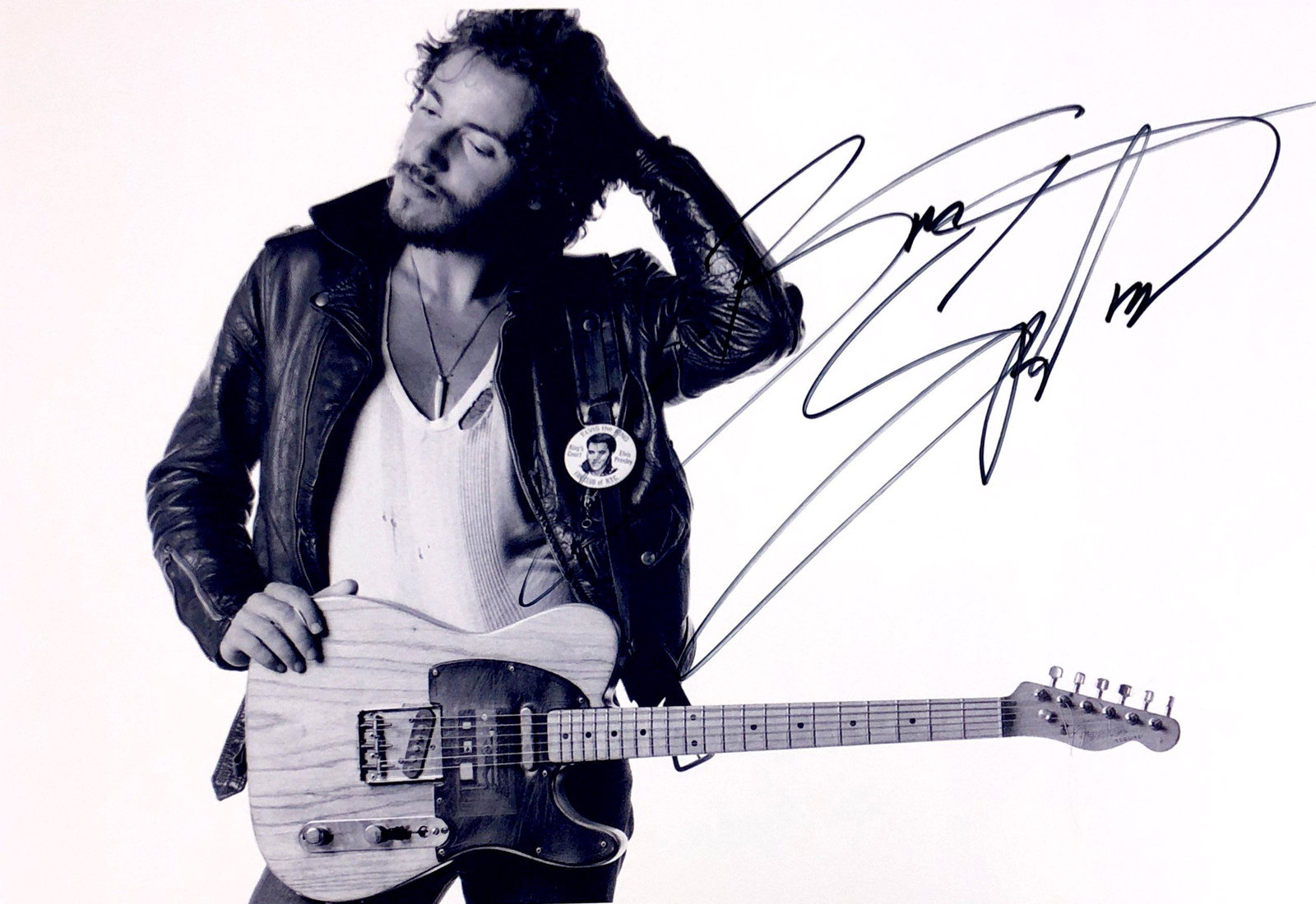 Bruce Springsteen Autograph Signed Photo: Category: Autograph Photo CollectiblesSize: Width 8 inches x Height 11 inchesAutograph Includes: Bruce SpringsteenItem is in great condition with no damage, unframedIf image of documentation is attach