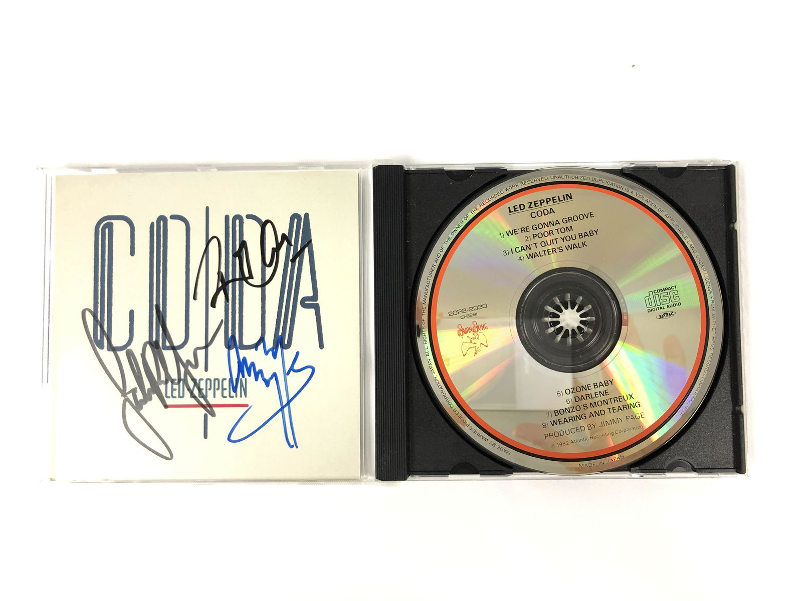 Robert Plant Autograph Signed Led Zeppelin Album: Category: Autograph CollectiblesAutograph Includes: Robert Plant, John Paul JonesItem is in great condition with no damage, unframedIf image of documentation is attached in the listing, the lot is sol