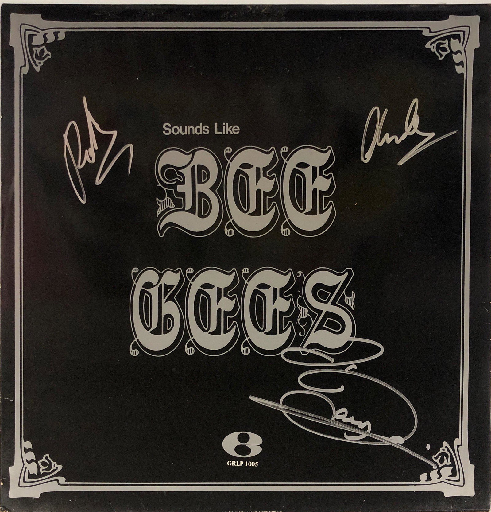 Maurice Gibb Autograph Signed Sounds Like Bee Gees: Category: Autograph CollectiblesAutograph Includes: Maurice Gibb, Robin Gibb, Barry GibbItem is in great condition with no damage, unframedIf image of documentation is attached in the listing, the lot