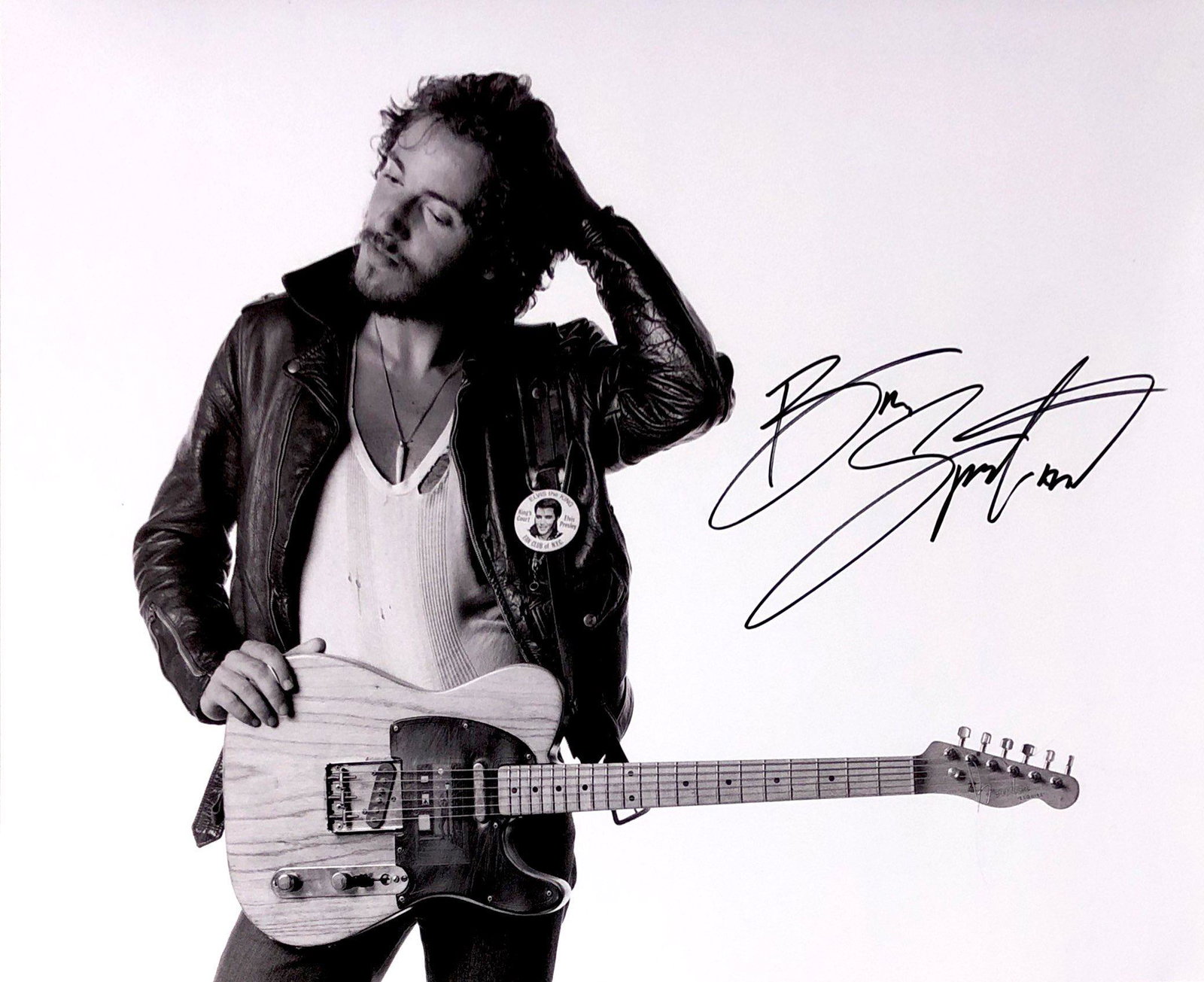Bruce Springsteen Autograph Signed Poster: Category: Autograph Photo CollectiblesSize: Width 16 inches x Height 23 inchesAutograph Includes: Bruce SpringsteenItem is in great condition with no damage, unframedIf image of documentation is attac
