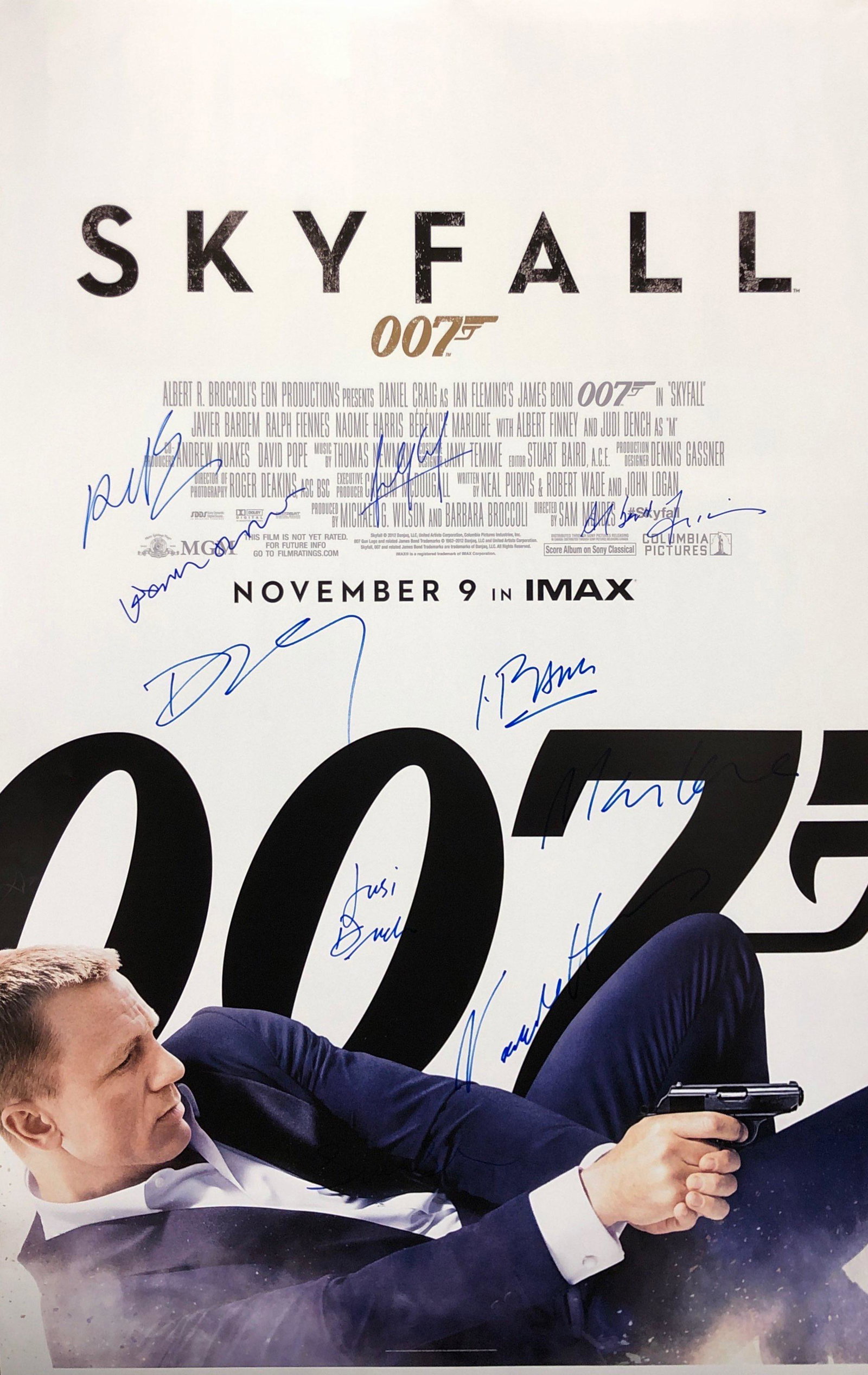 007 Skyfall Poster Daniel Craig Autographed Signed: Category: Autograph Photo CollectiblesItem is in great condition with no damage, unframed If image of documentation is not attached in the listing, the lot is sold without documents. Please review our