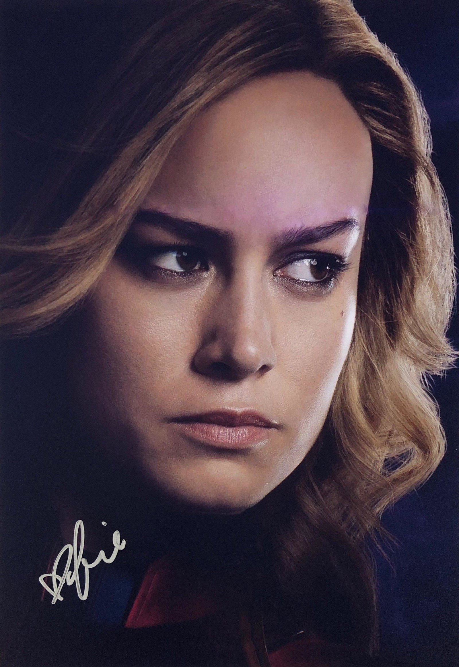 Avneger Endgame Photo Brie Larson Autographed Signed: Category: Autograph Photo CollectiblesItem is in great condition with no damage, unframed If image of documentation is not attached in the listing, the lot is sold without documents. Please review our