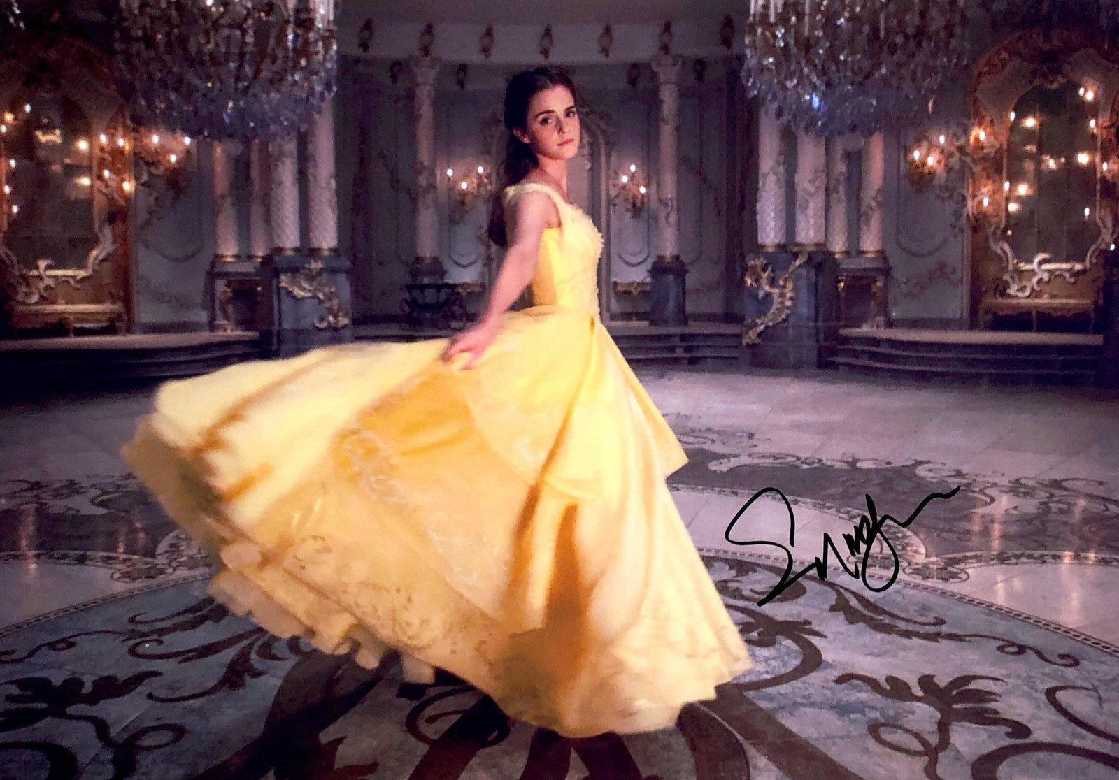 Signed Beauty and the Beast Emma Watson Photo: Category: Autograph CollectiblesItem is in great condition with no damage, unframed If image of documentation is not attached in the listing, the lot is sold without documents. Please review our Terms