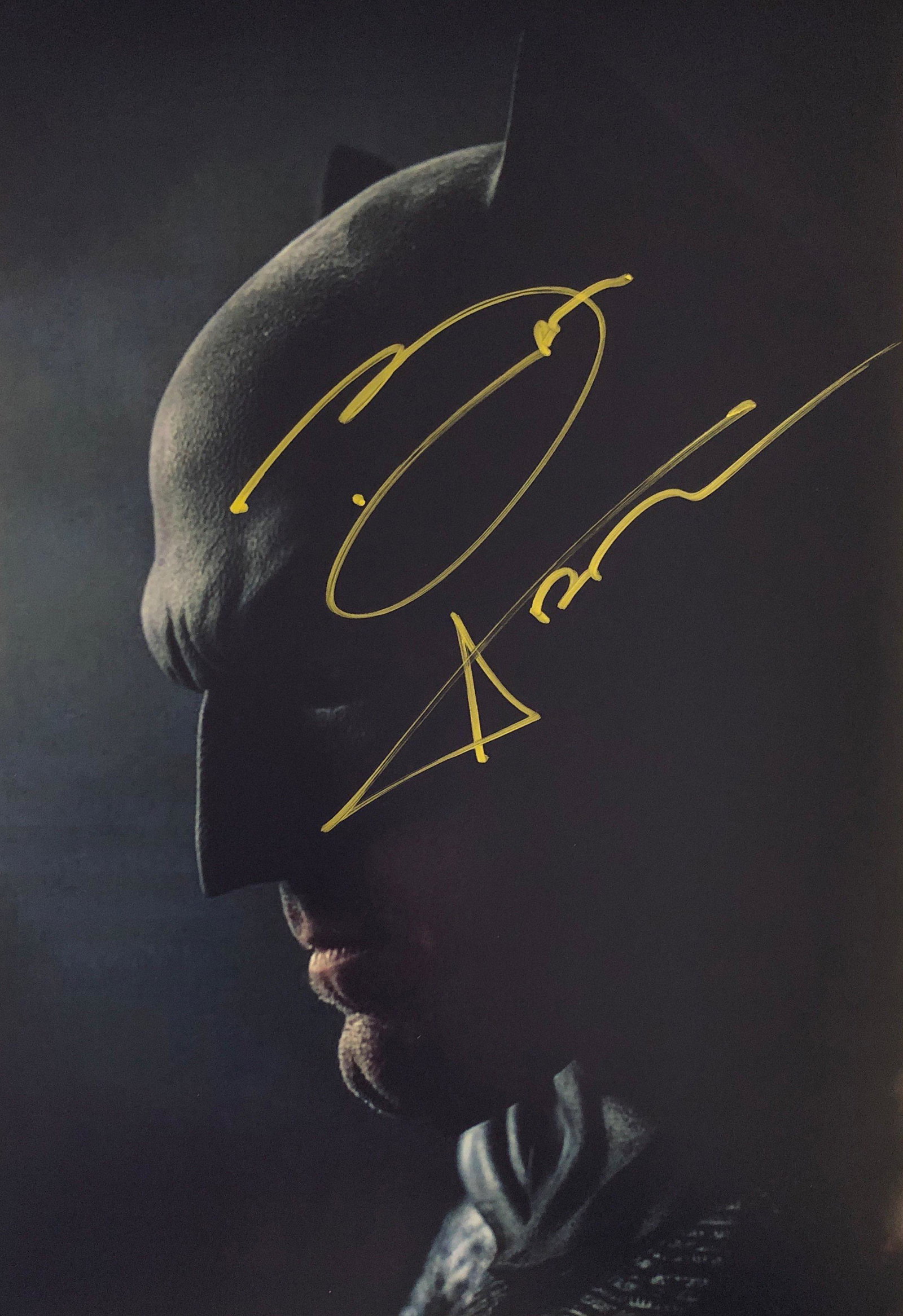 Batman Ben Affleck Autograph Signed Photo: Autographed by:Ben AffleckSize: 8" x 10"Category: Autograph CollectiblesItem is in great condition with no damage, unframed If image of documentation is not attached in the listing, the lot is sold wi
