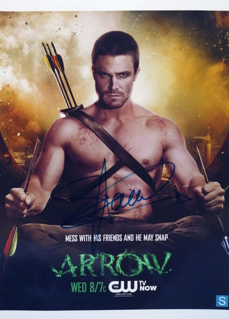 DC TV Arrow Stephen Amell Autographed Signed Photo: Autographed by:Stephen AmellSize: 8" x 10"Category: Autograph CollectiblesItem is in great condition with no damage, unframed If image of documentation is not attached in the listing, the lot is sold 