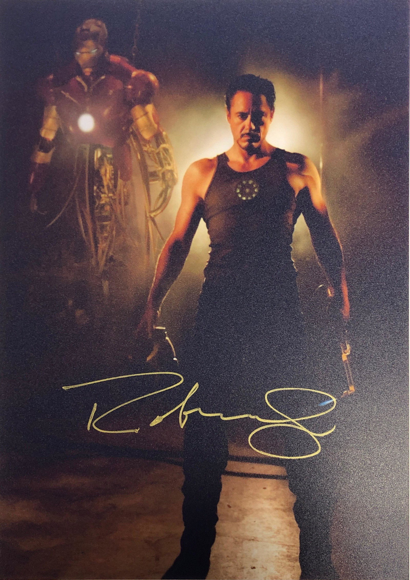 Avengers Iron Man Tony Stark Robert Downey Jr.: Autographed by:Robert Downey Jr.Size: 8" x 10"Category: Autograph CollectiblesItem is in great condition with no damage, unframed If image of documentation is not attached in the listing, the lot is s