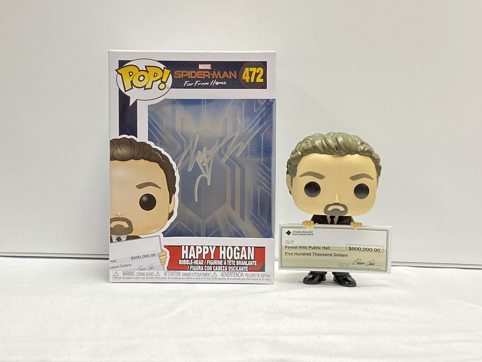 Spider-man Far From Home Happy Hogan Jon Favreau Funko: Autographed by:Jon FavreauCategory: Autograph CollectiblesItem is in great condition with no damage, unframed If image of documentation is not attached in the listing, the lot is sold without document